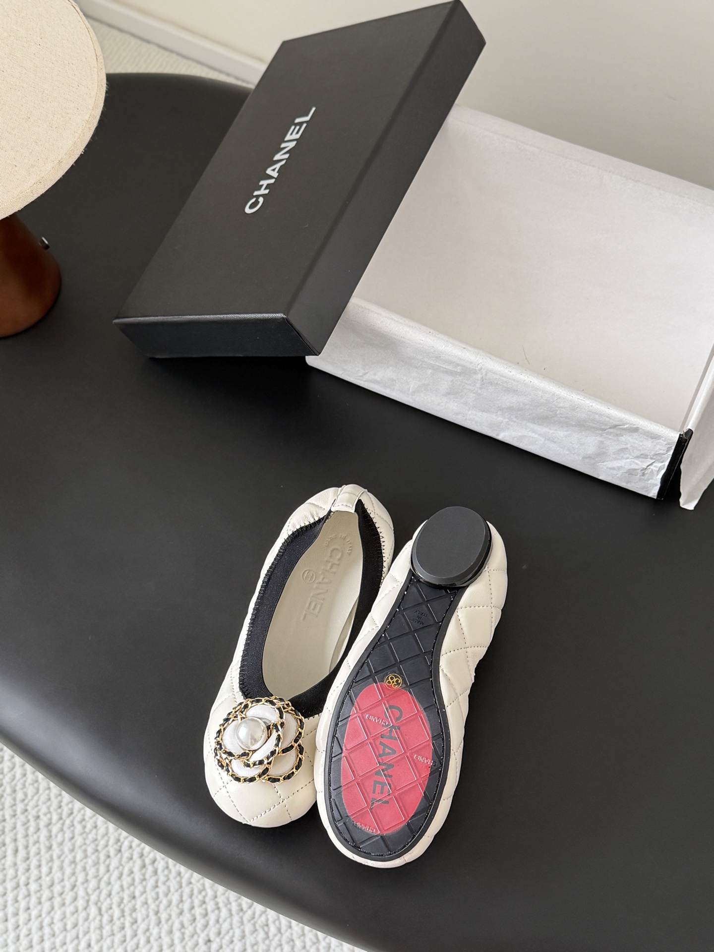 Chan 26ss camellia pumps