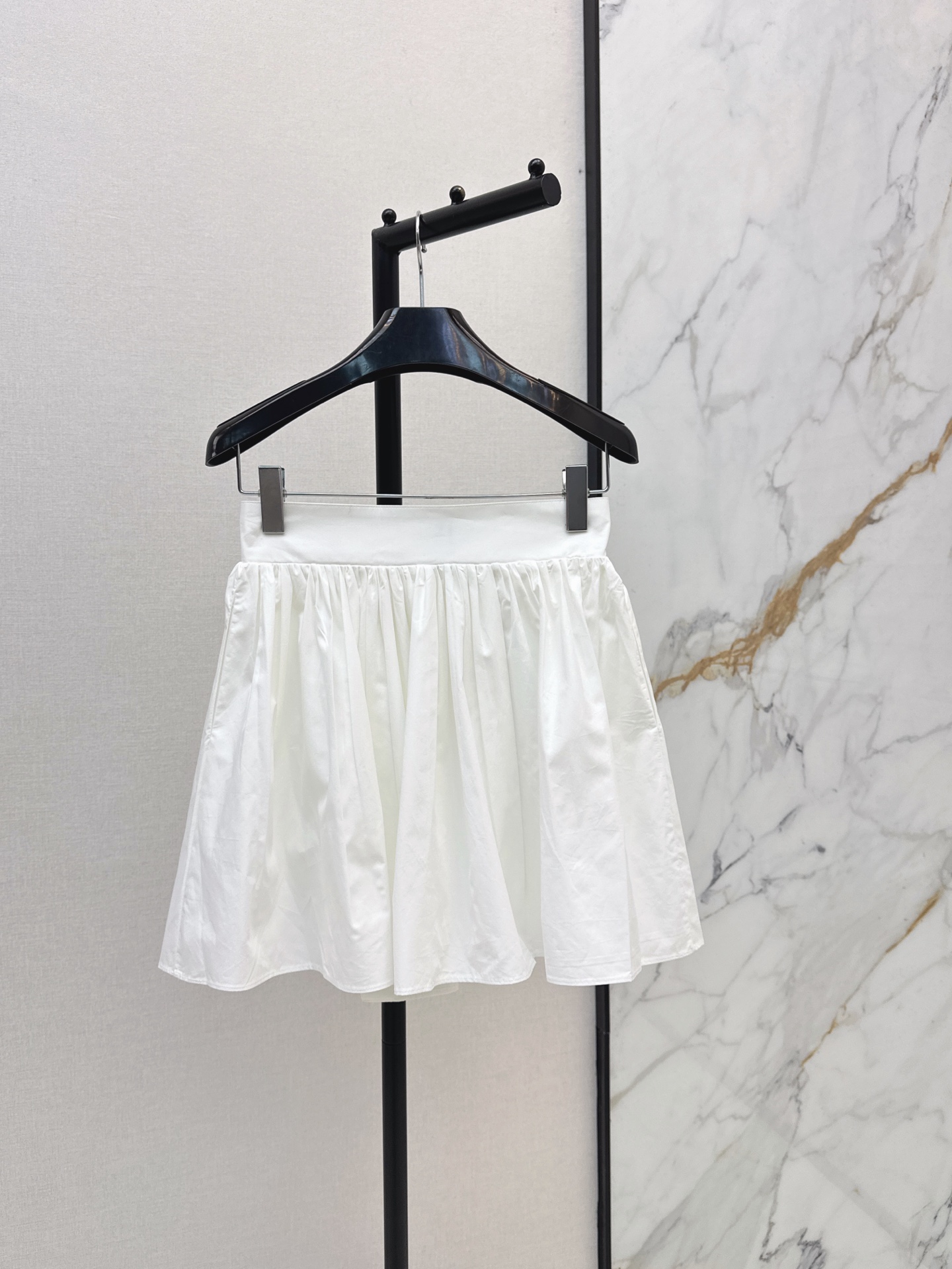 Celi 26ss pleated skirt