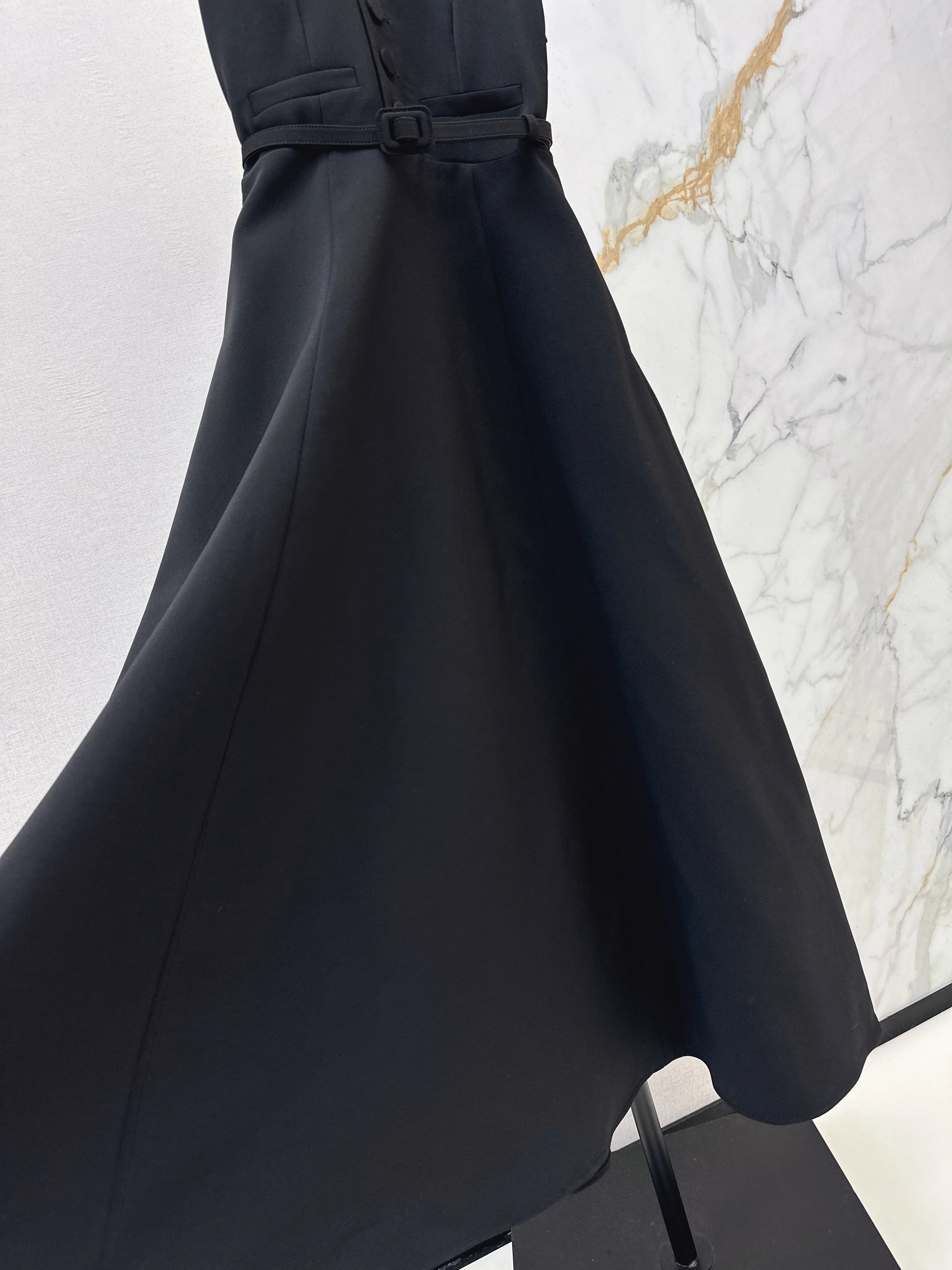 CD 26ss sleeveless back-bow cocktail dress