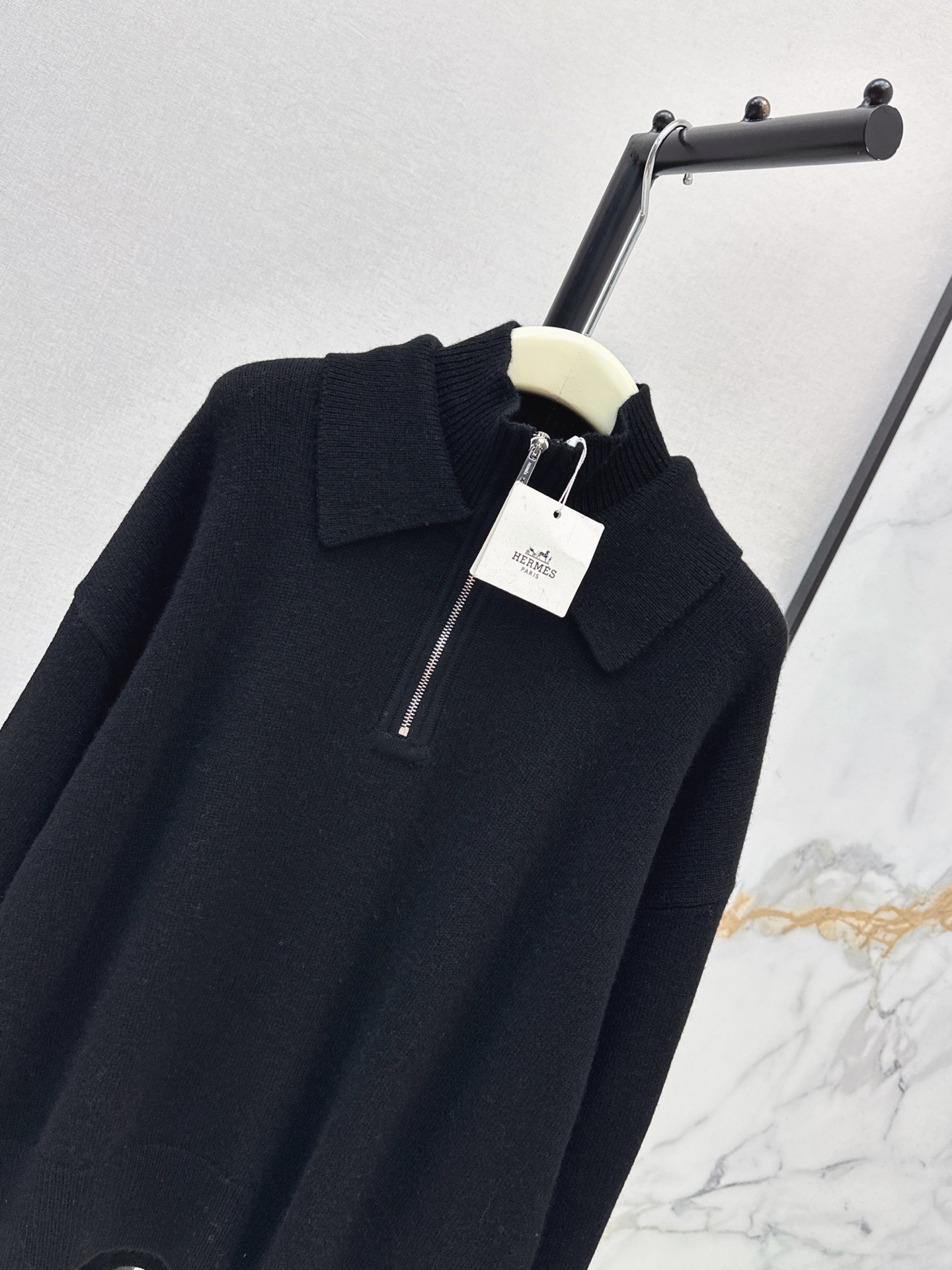 Her 26ss cashmere sweater