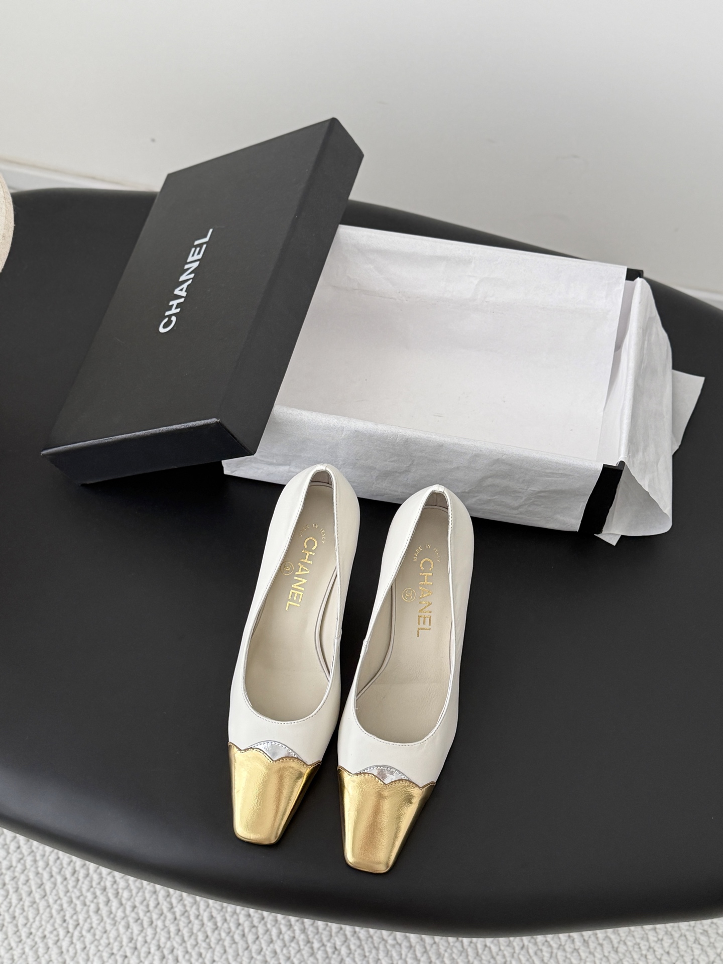 Chan 26P gold cap toe pump