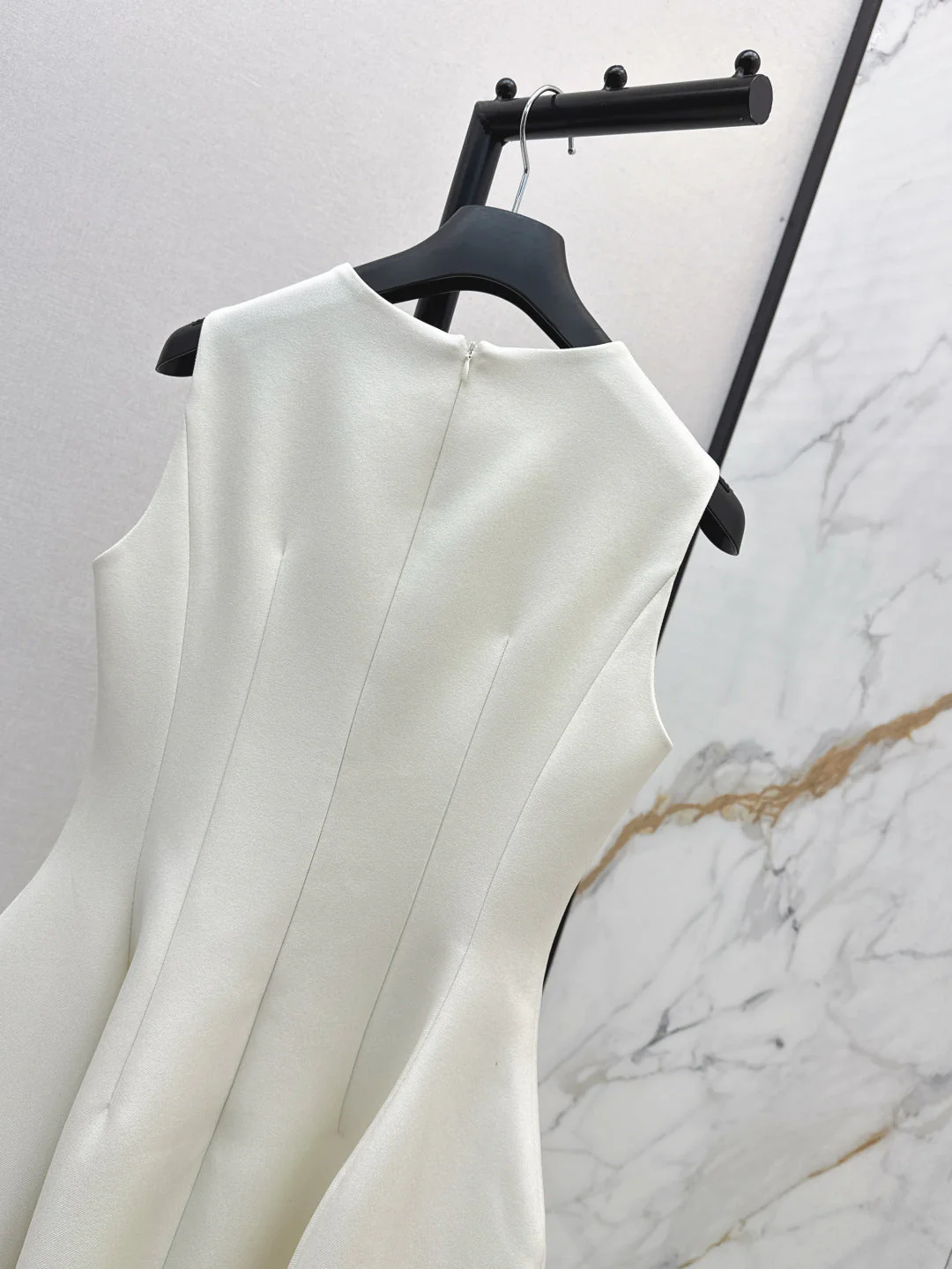 CD 25fw sleeveless dress