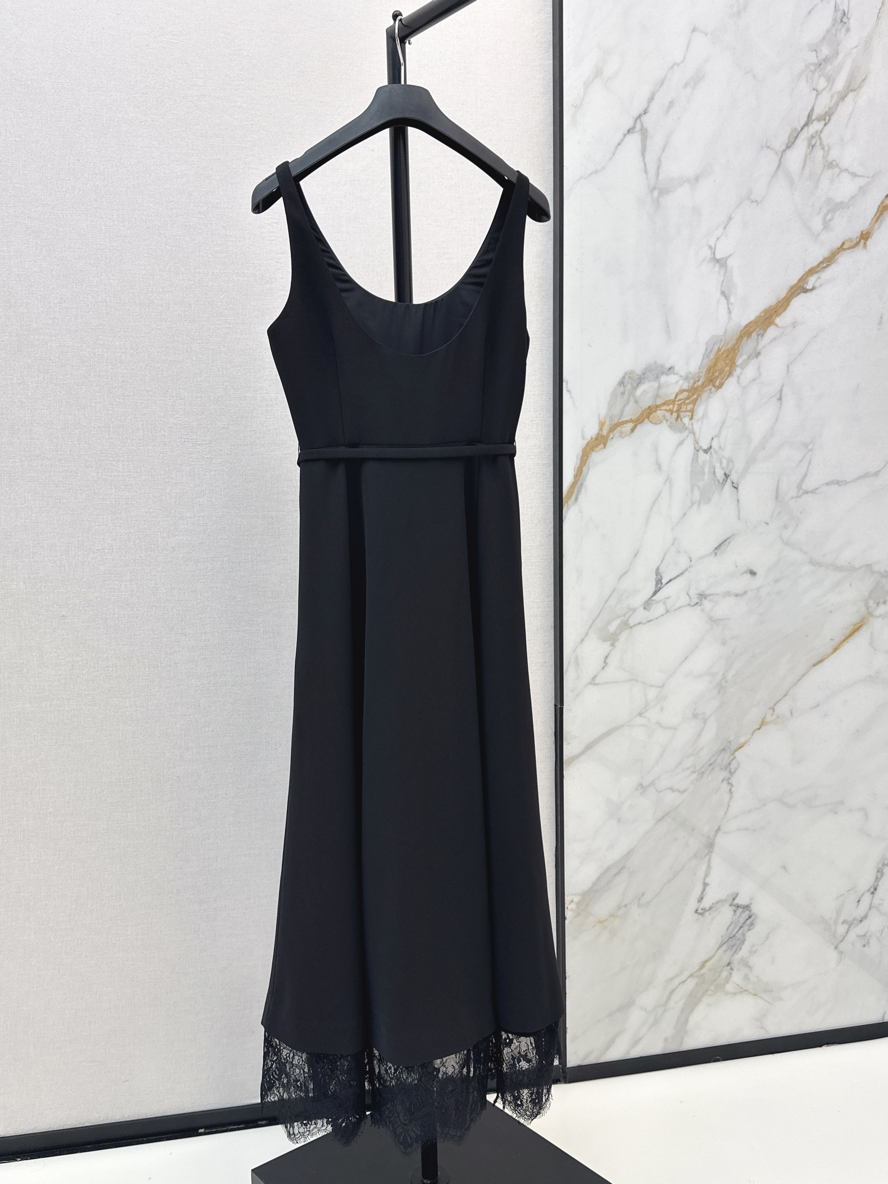 CD 26ss lace contract slip dress