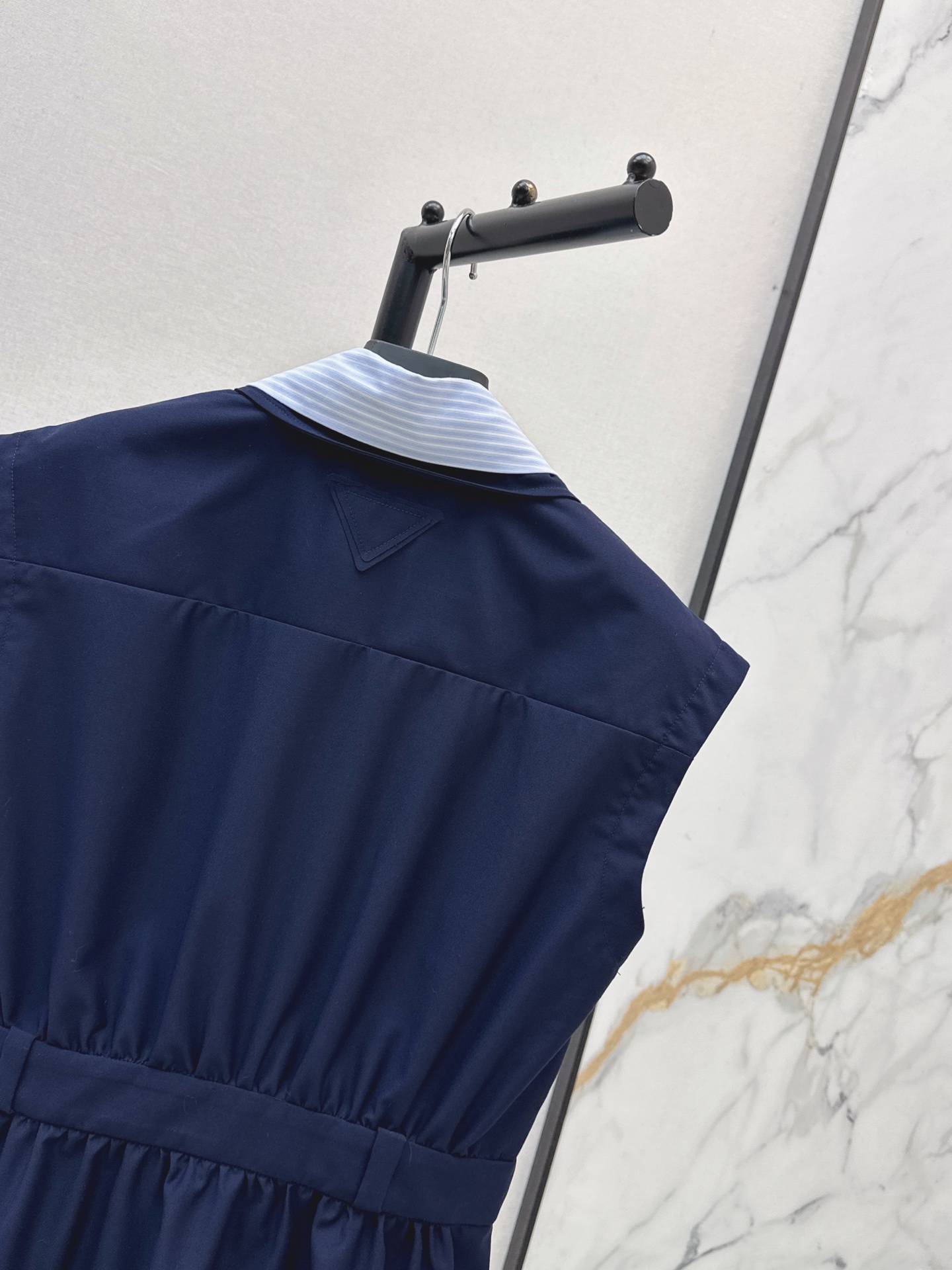 Pra 26ss  sleeveless belted dress