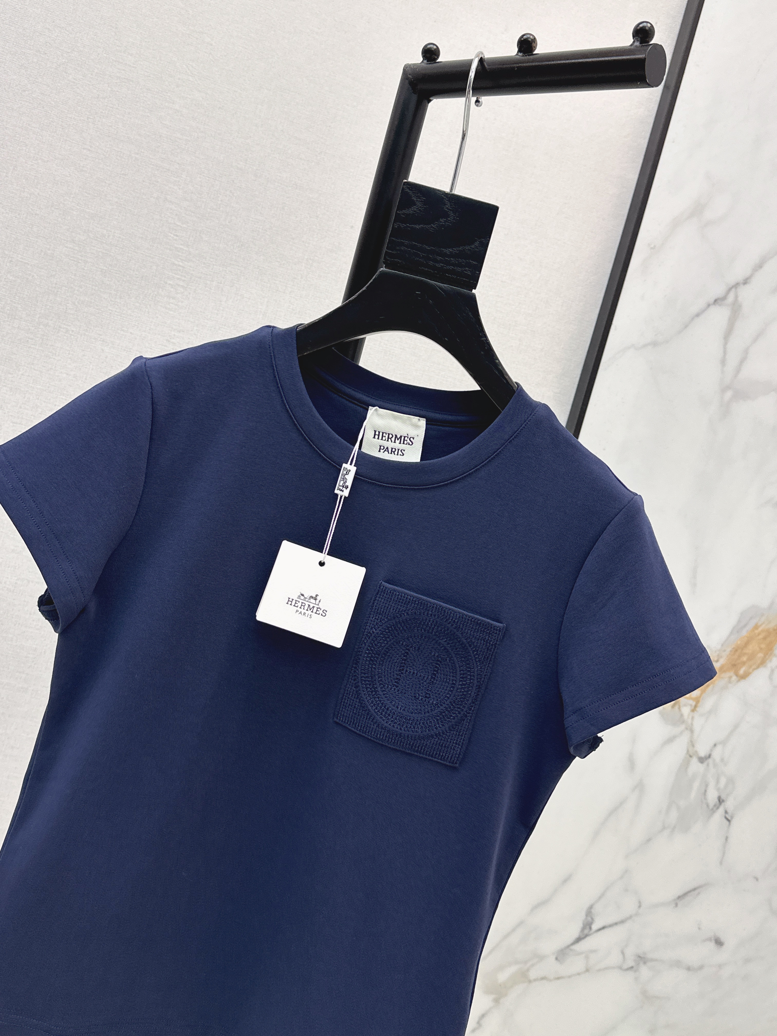 Her 26ss t-shirt