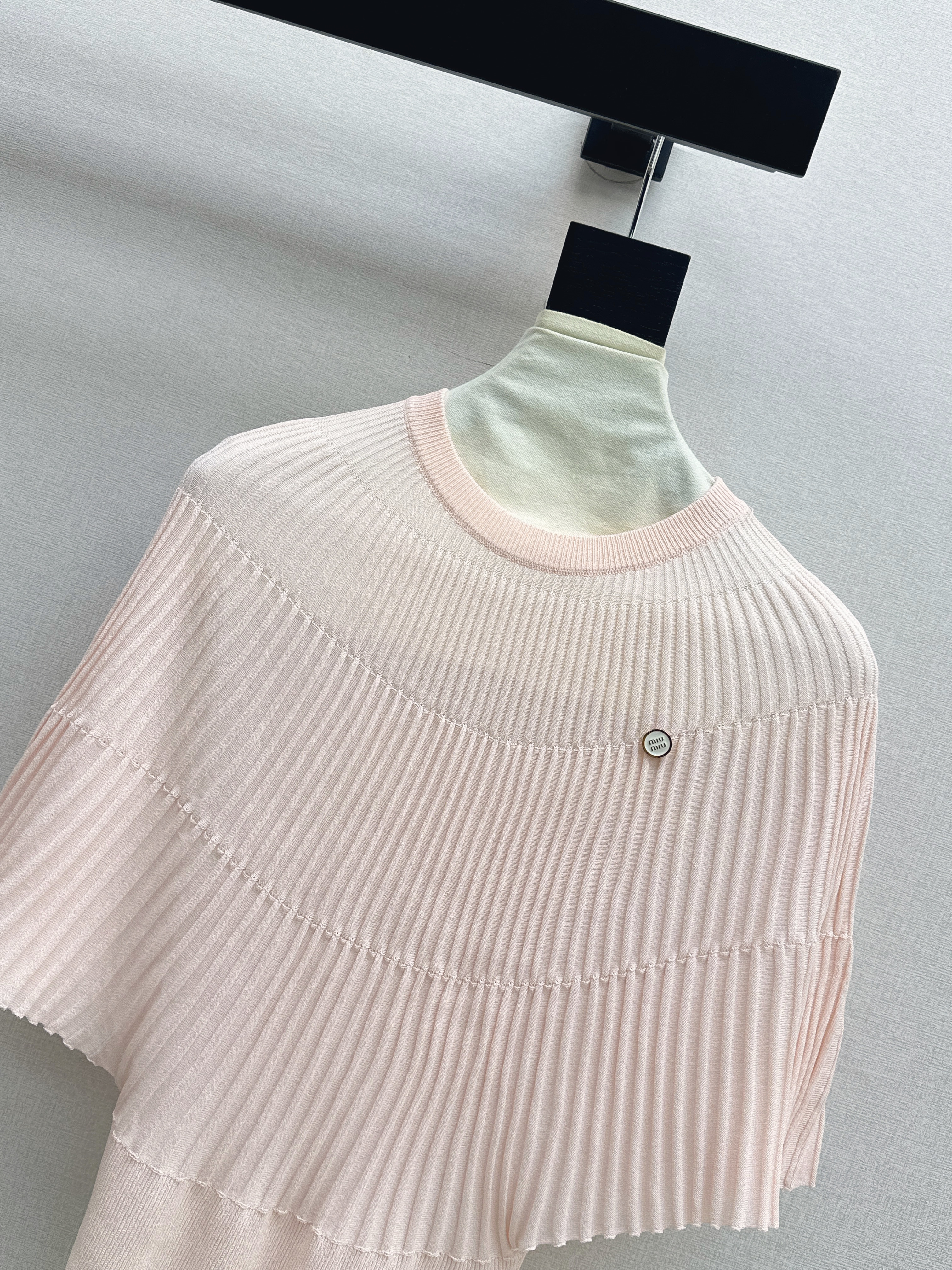 Miu 26ss cape knitwear