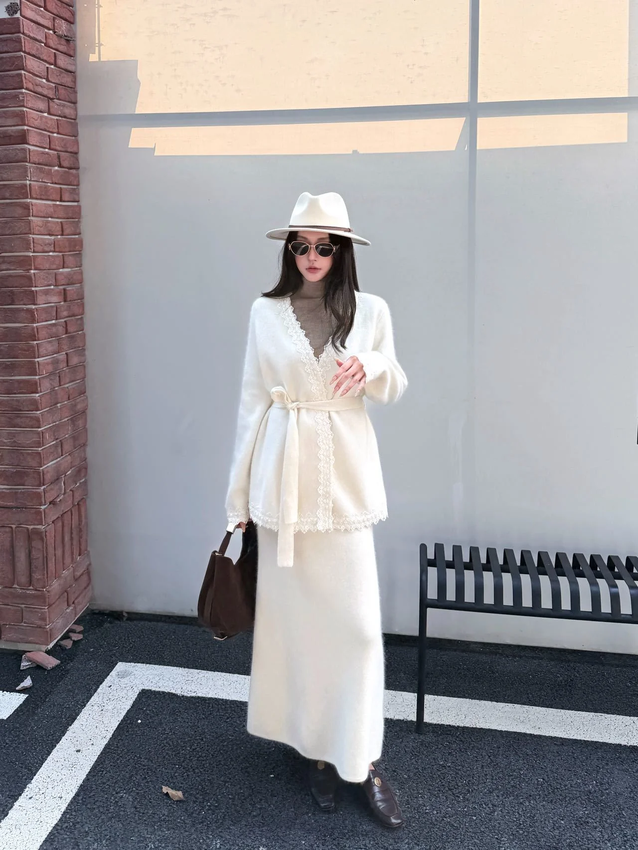 Chan 26ss lace contract cardigan skirts set