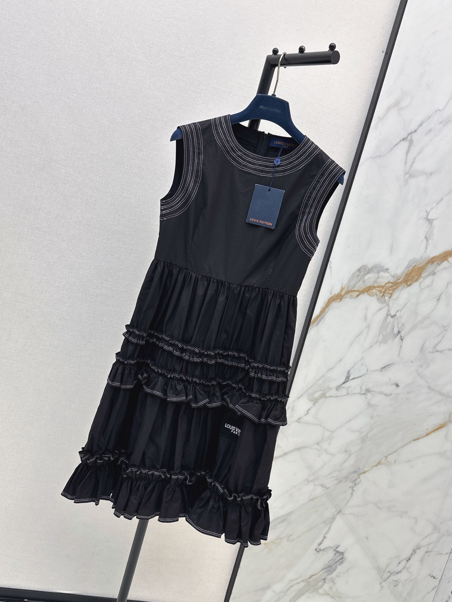 Loui 26ss ruffle sleeveless dress