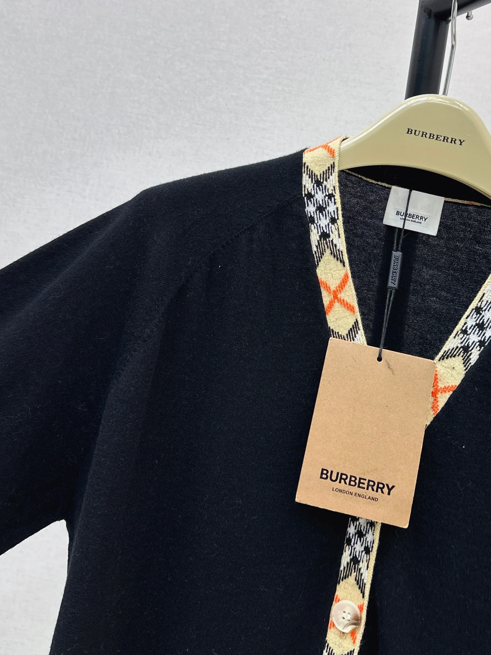 Burb 26ss knit cardigan