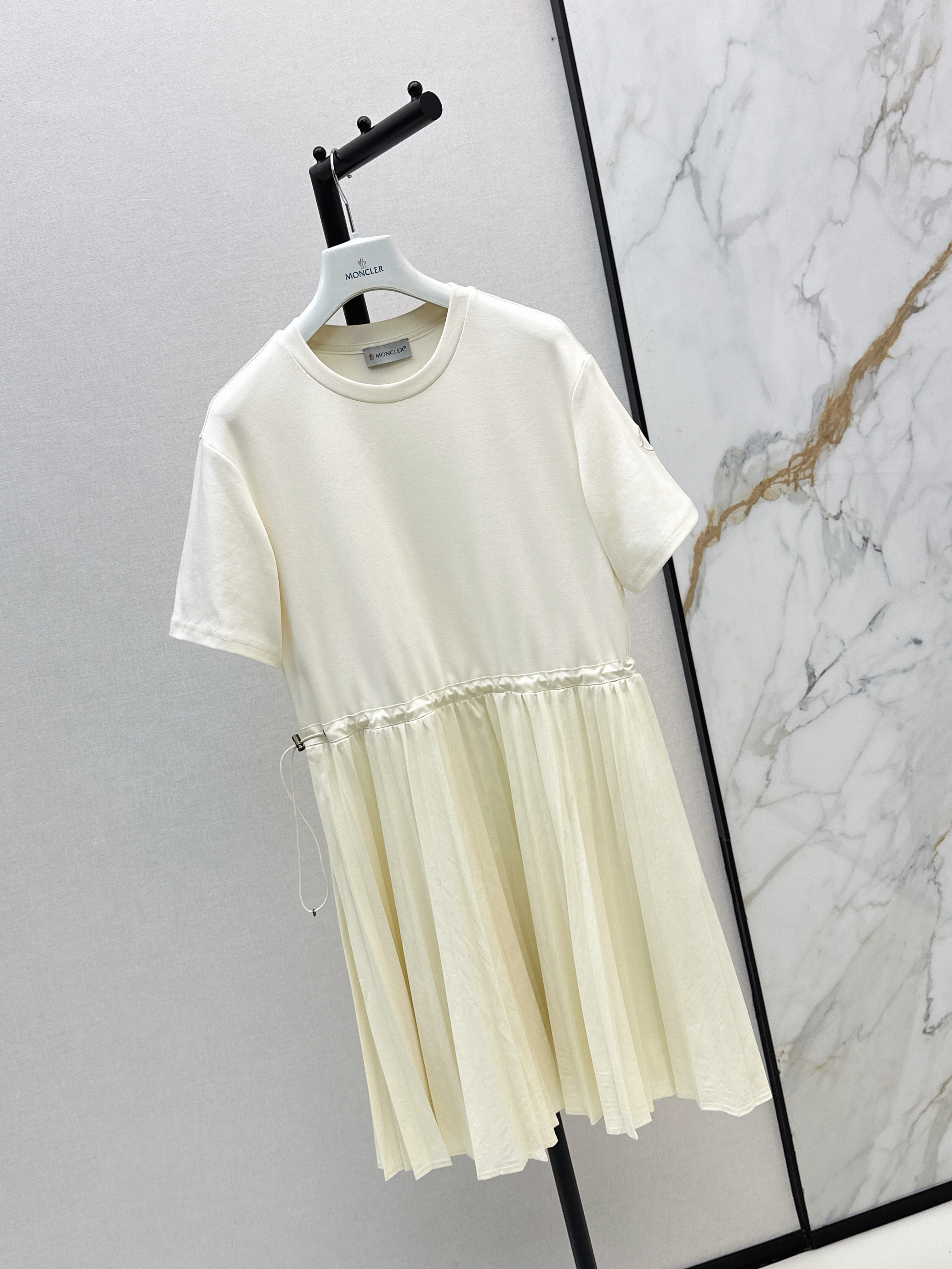 Monc 26ss contact pleated dress