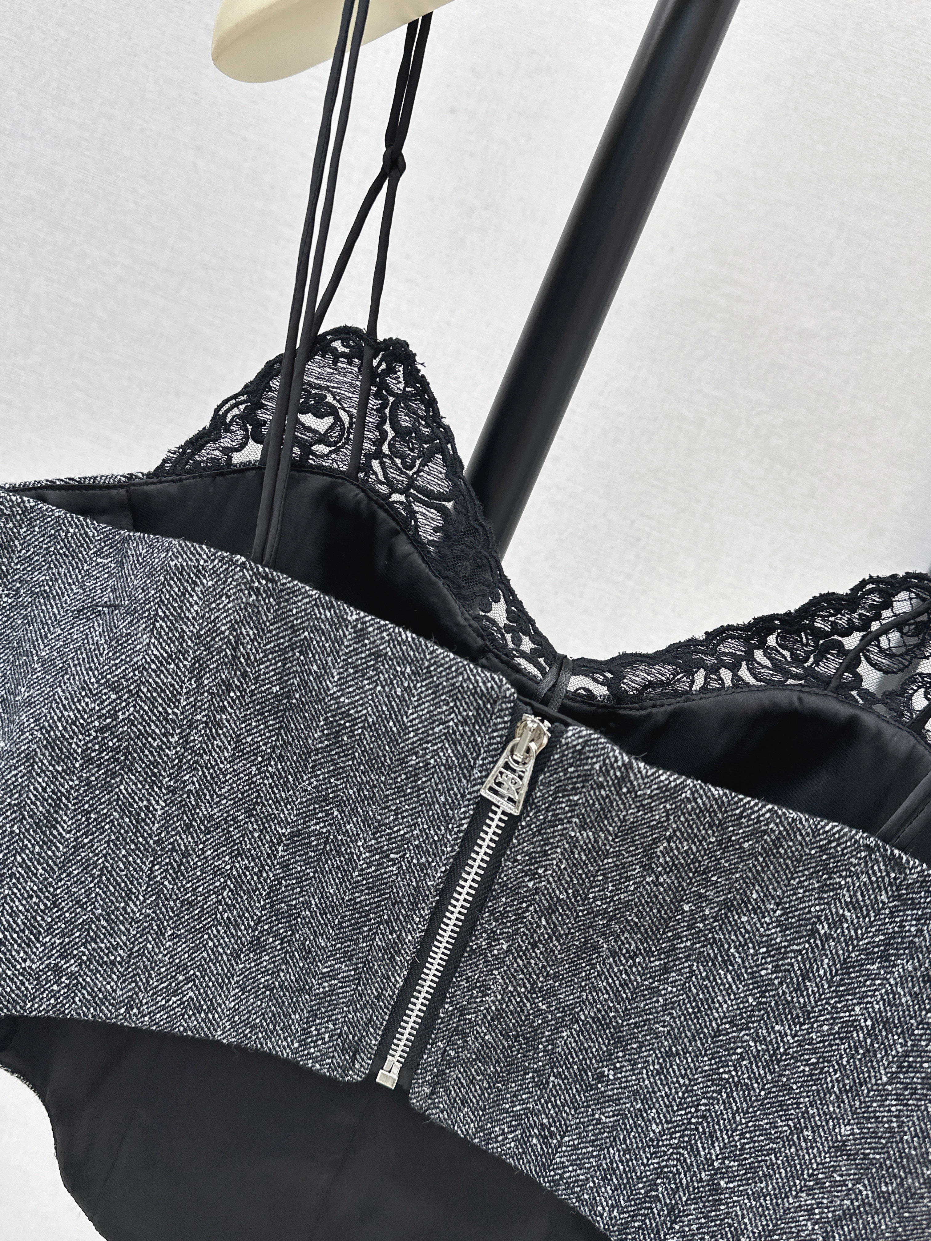 ES 26ss lace tube top