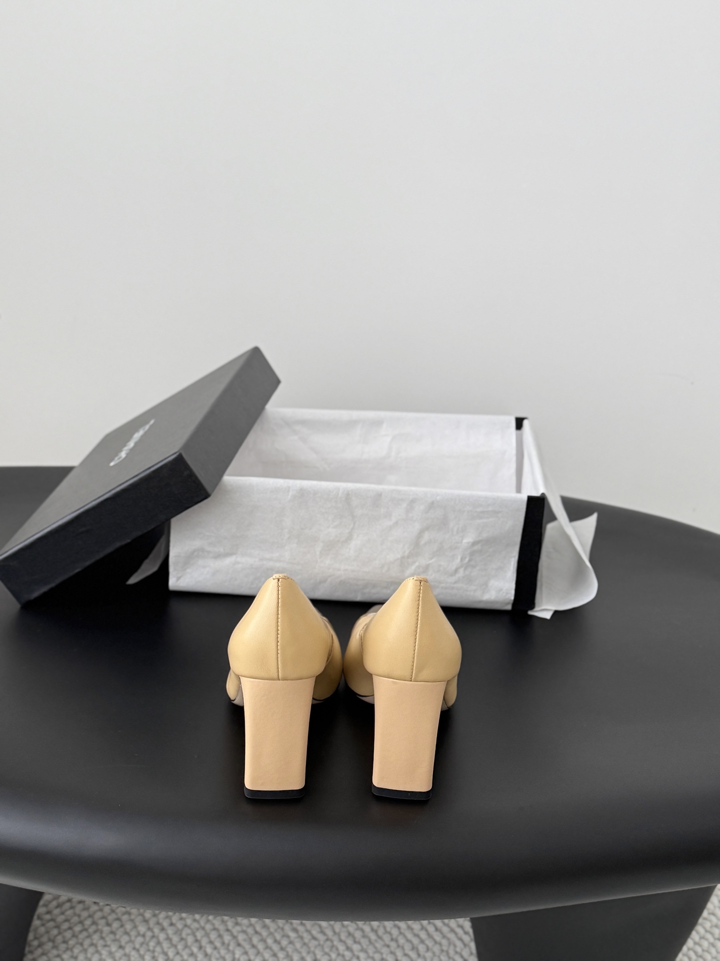 Chan 26P gold cap toe pump
