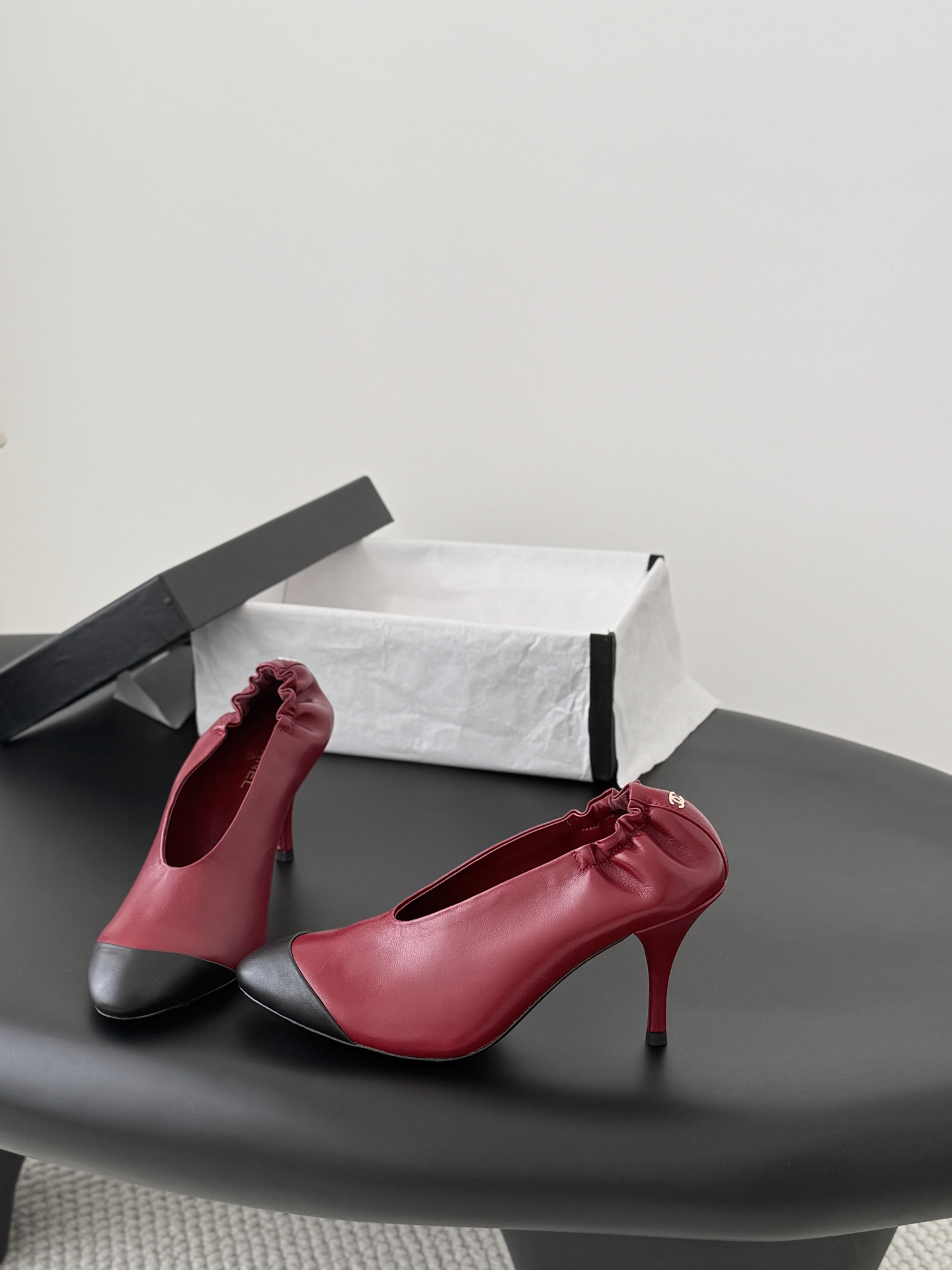 Chan 26ss cap-toe pump