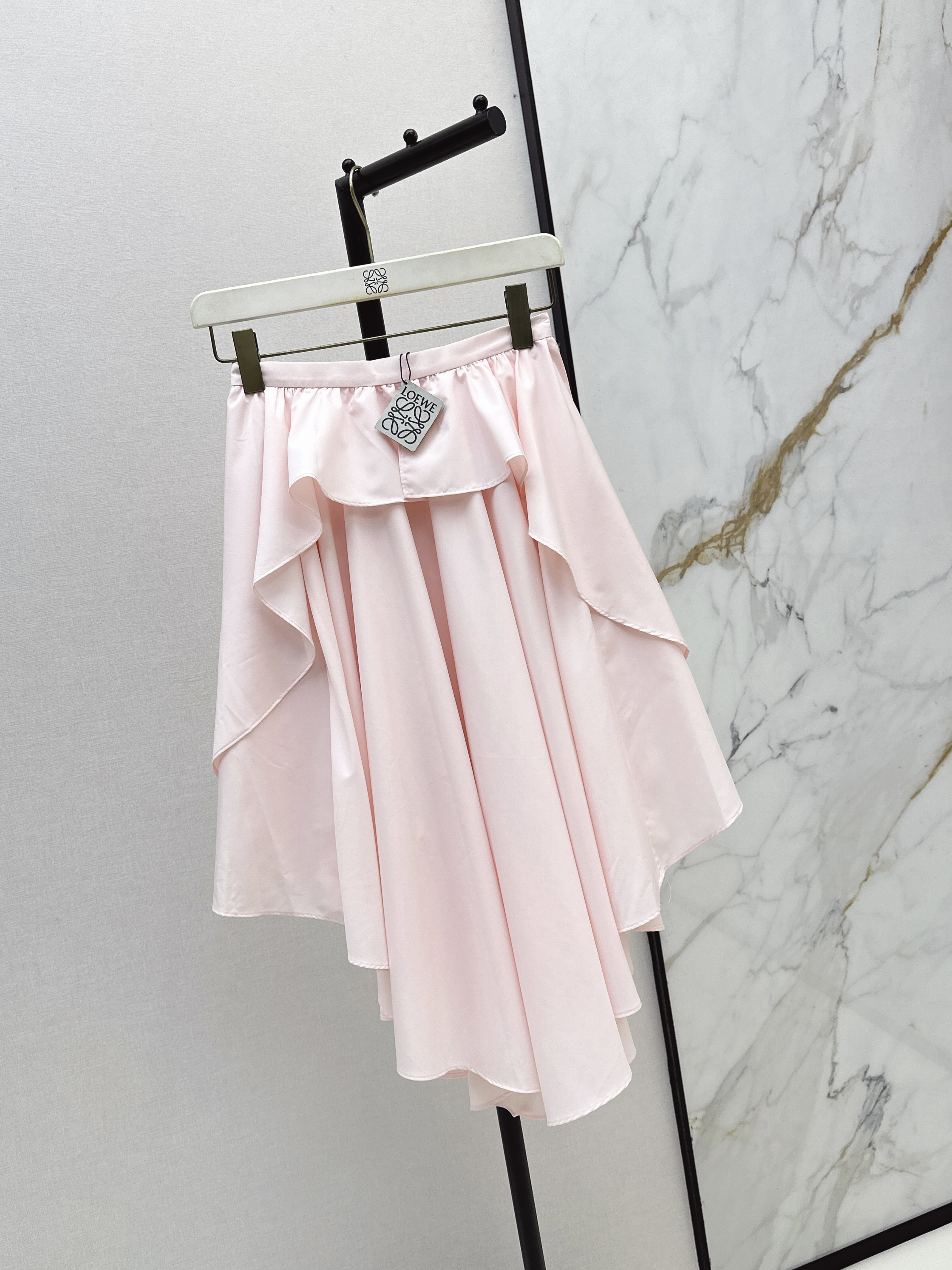 Loe 26ss asymmertric skirt