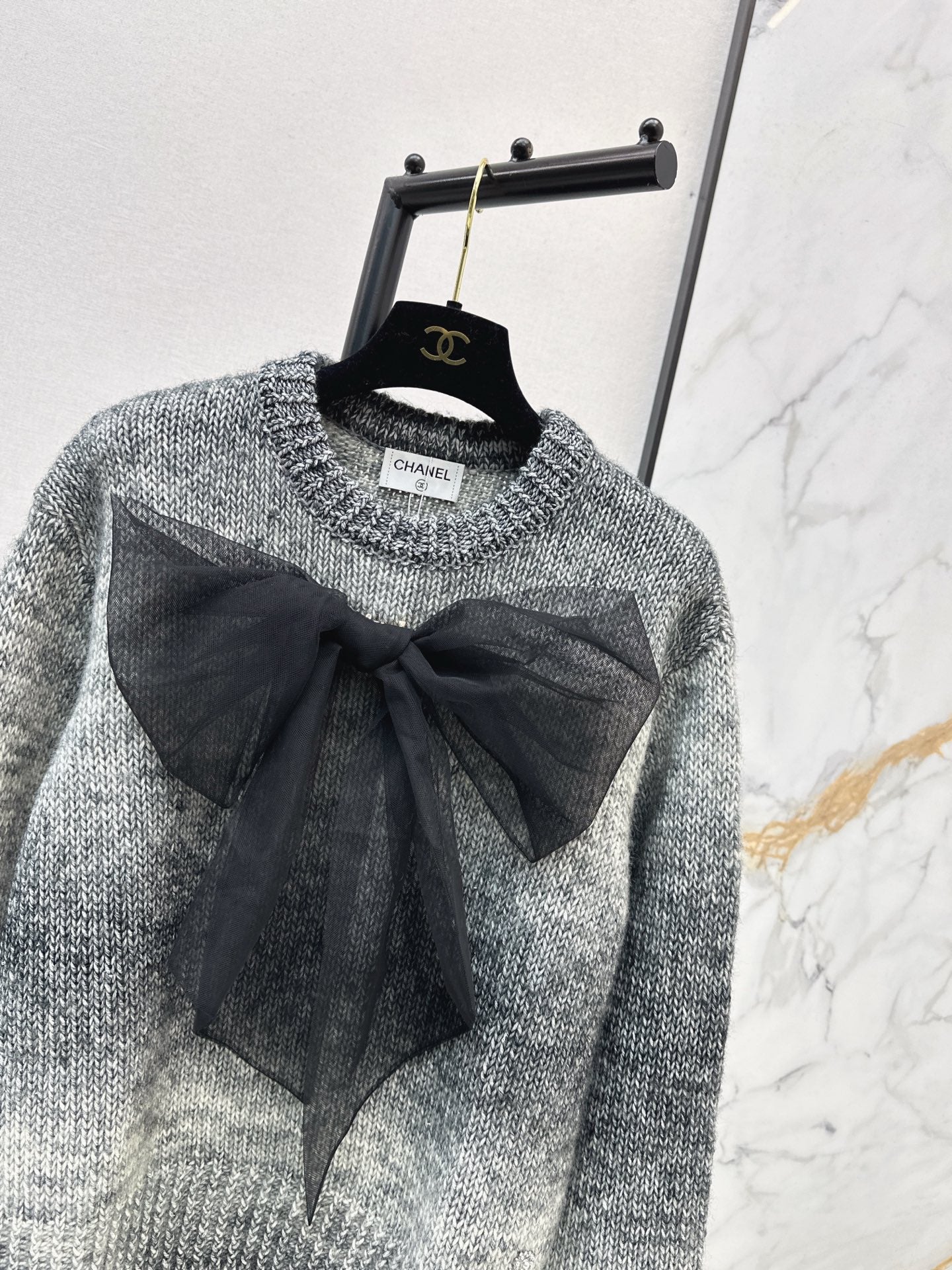 Chan 25fw gradient bow sweater