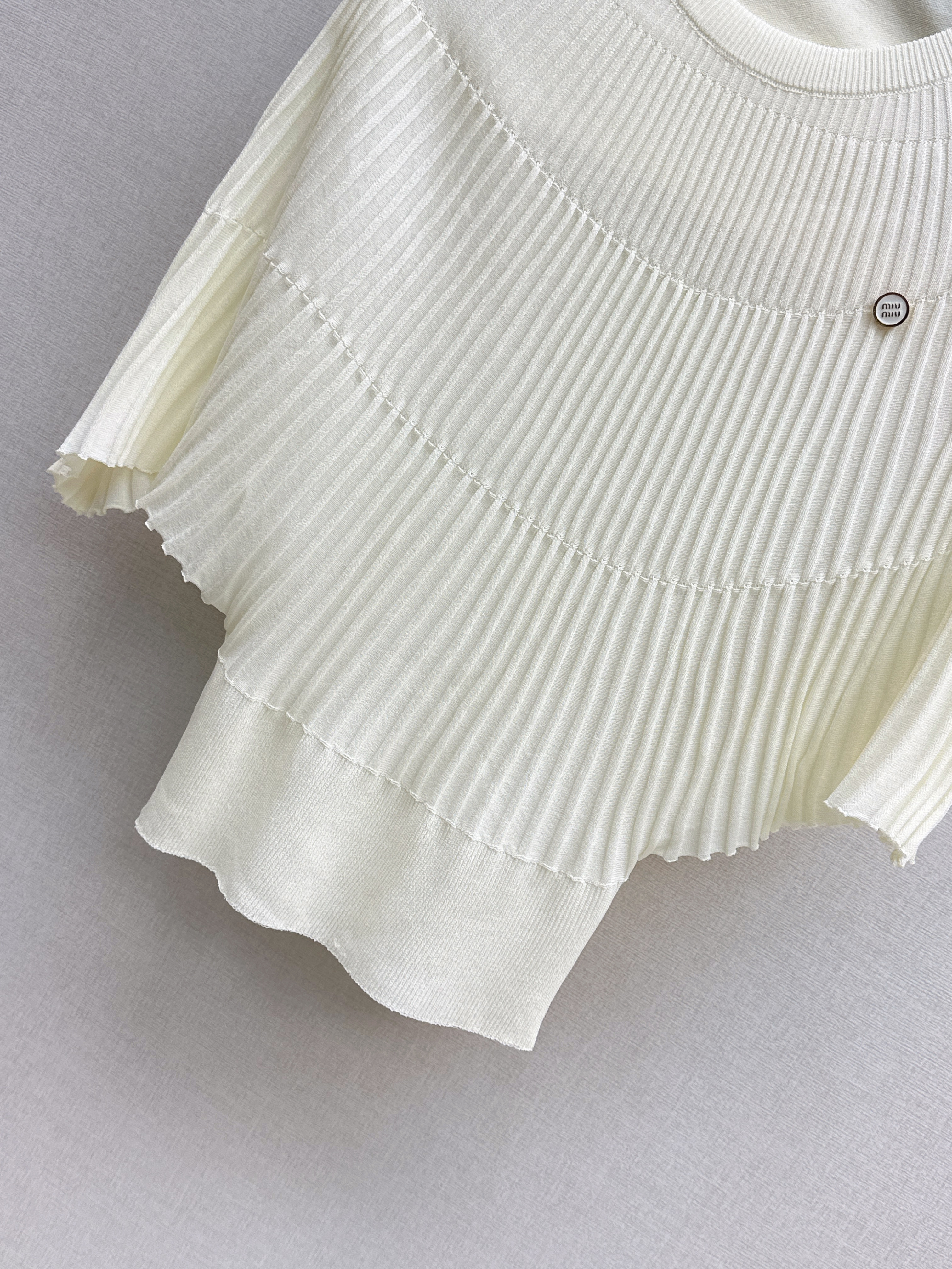 Miu 26ss cape knitwear