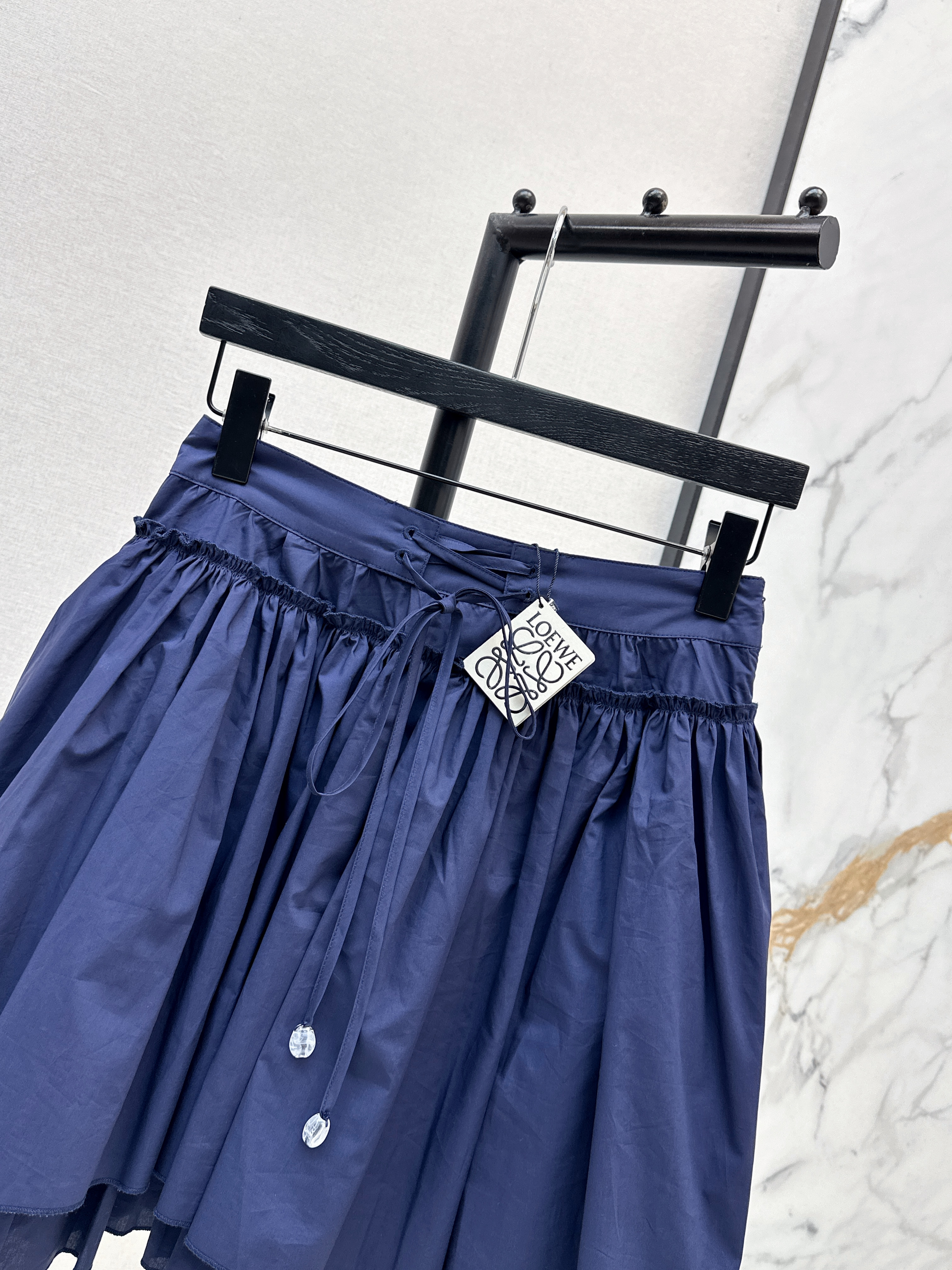 Loe 26ss ruffle mini skirt
