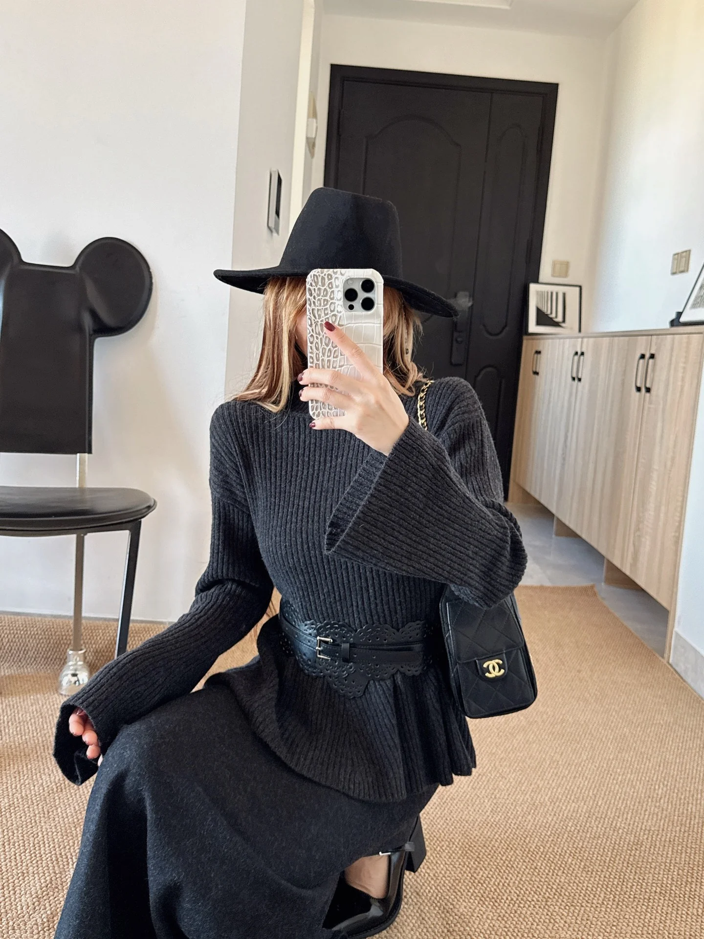 Max 26ss flare sleeve sweater with belted