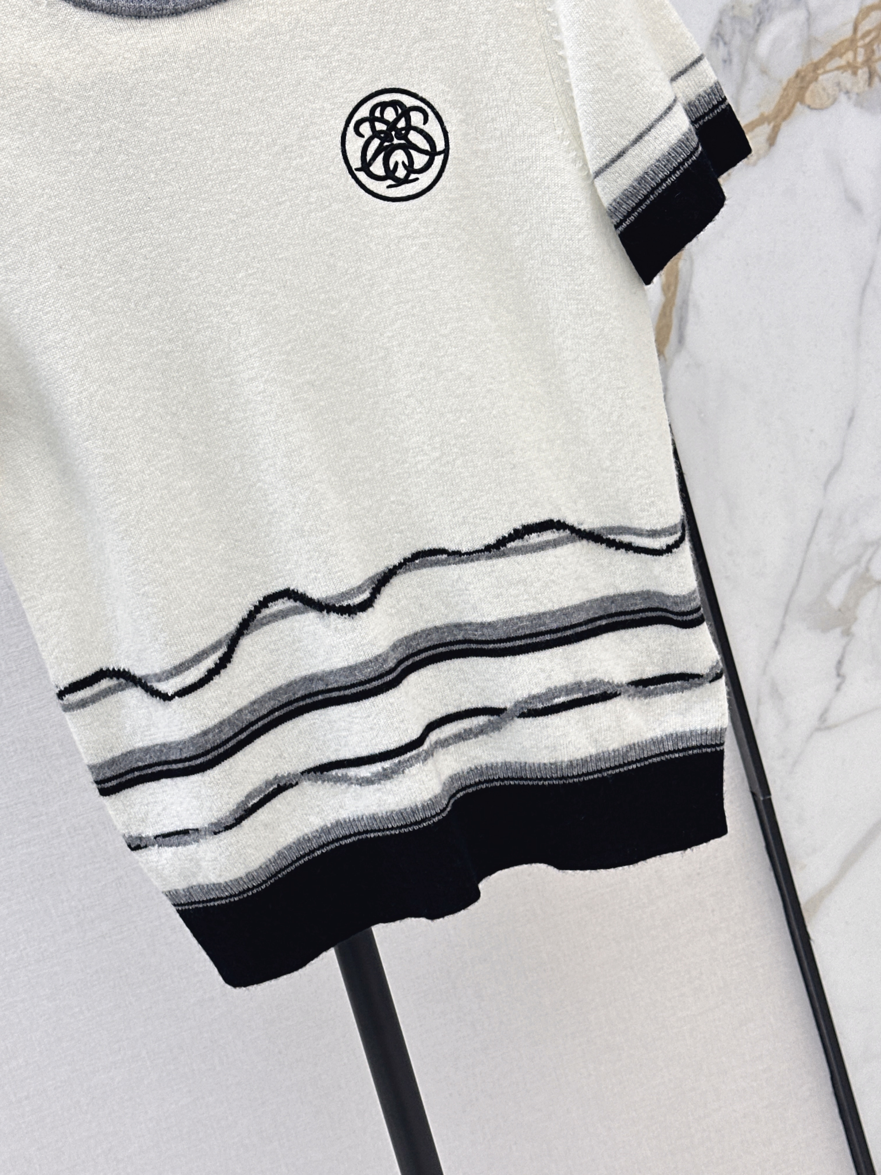 Herm 26ss stripe knit sweater