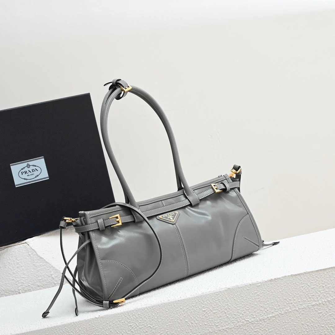 PD LuxSoft Medium leather handbag