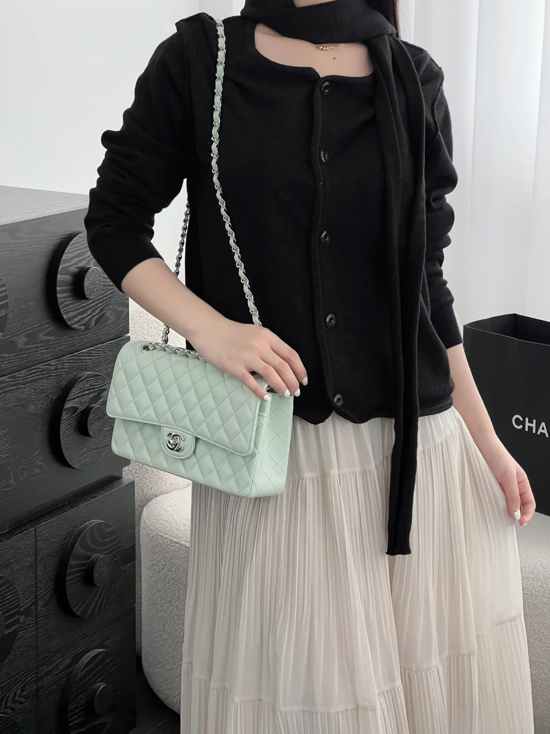 Chan cf25 chain shoulder bag