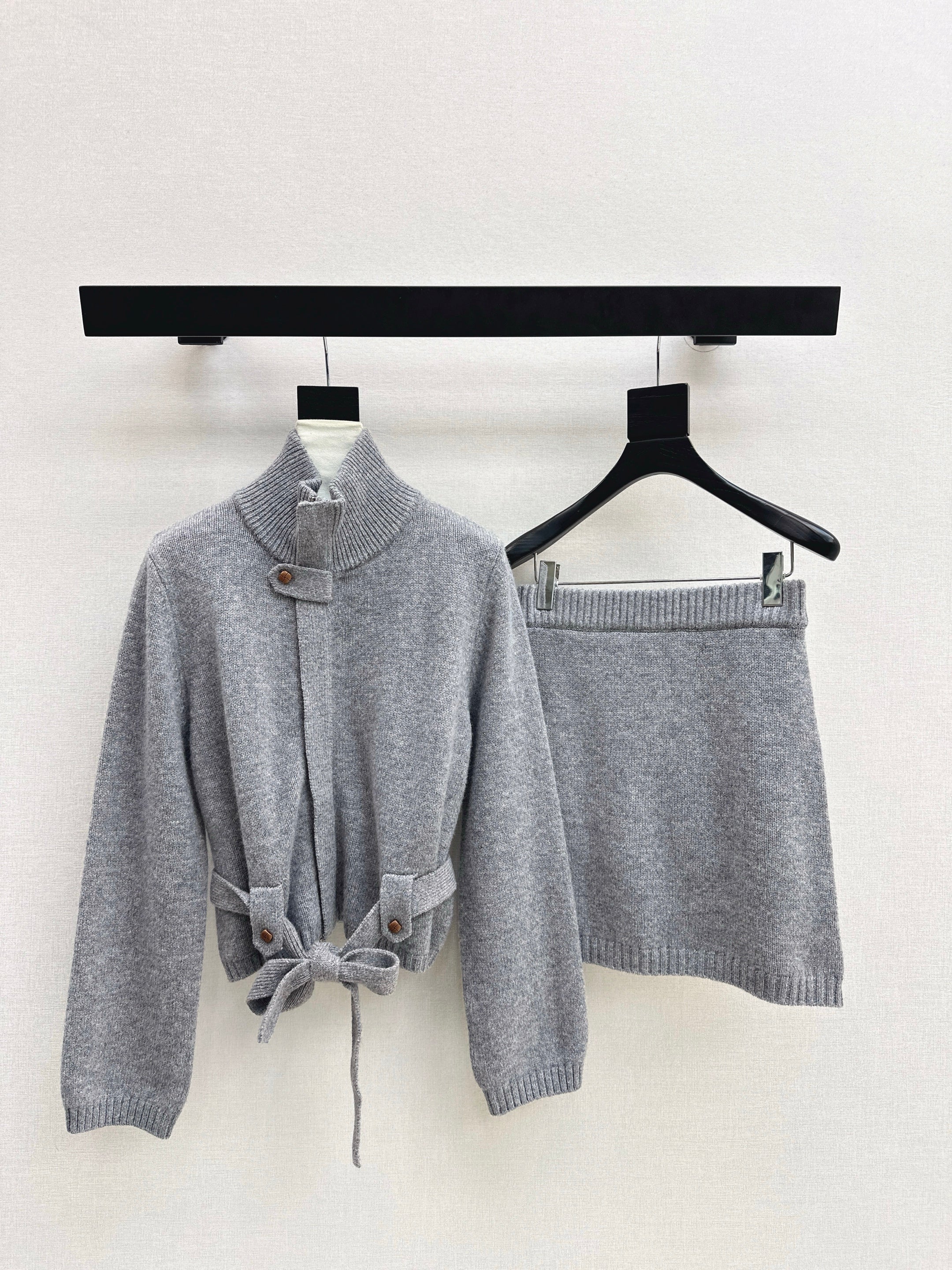 Loro 26ss outfit sets zip-up cardigan+skirts