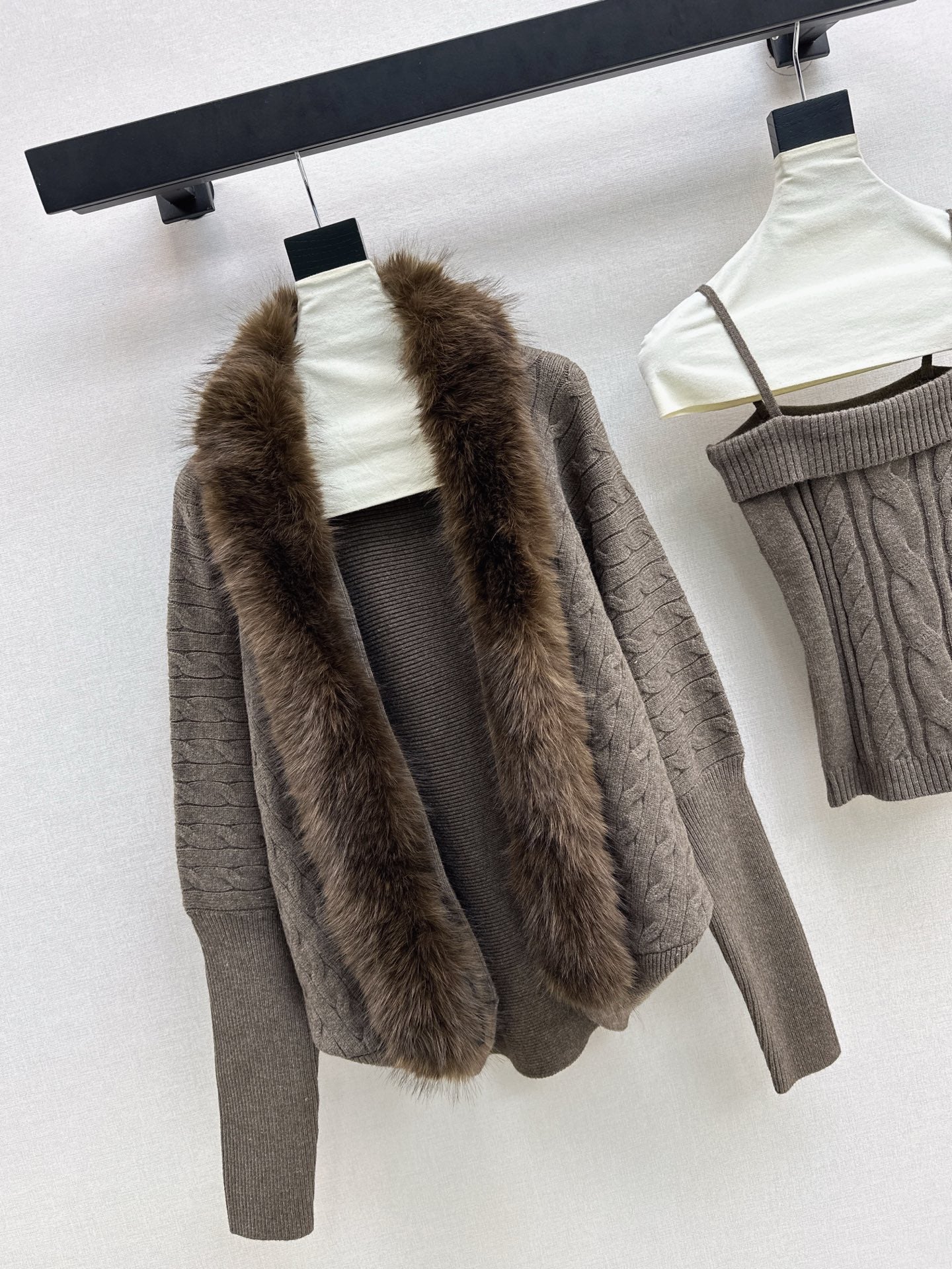 Miu 25fw knit tank top cardigan