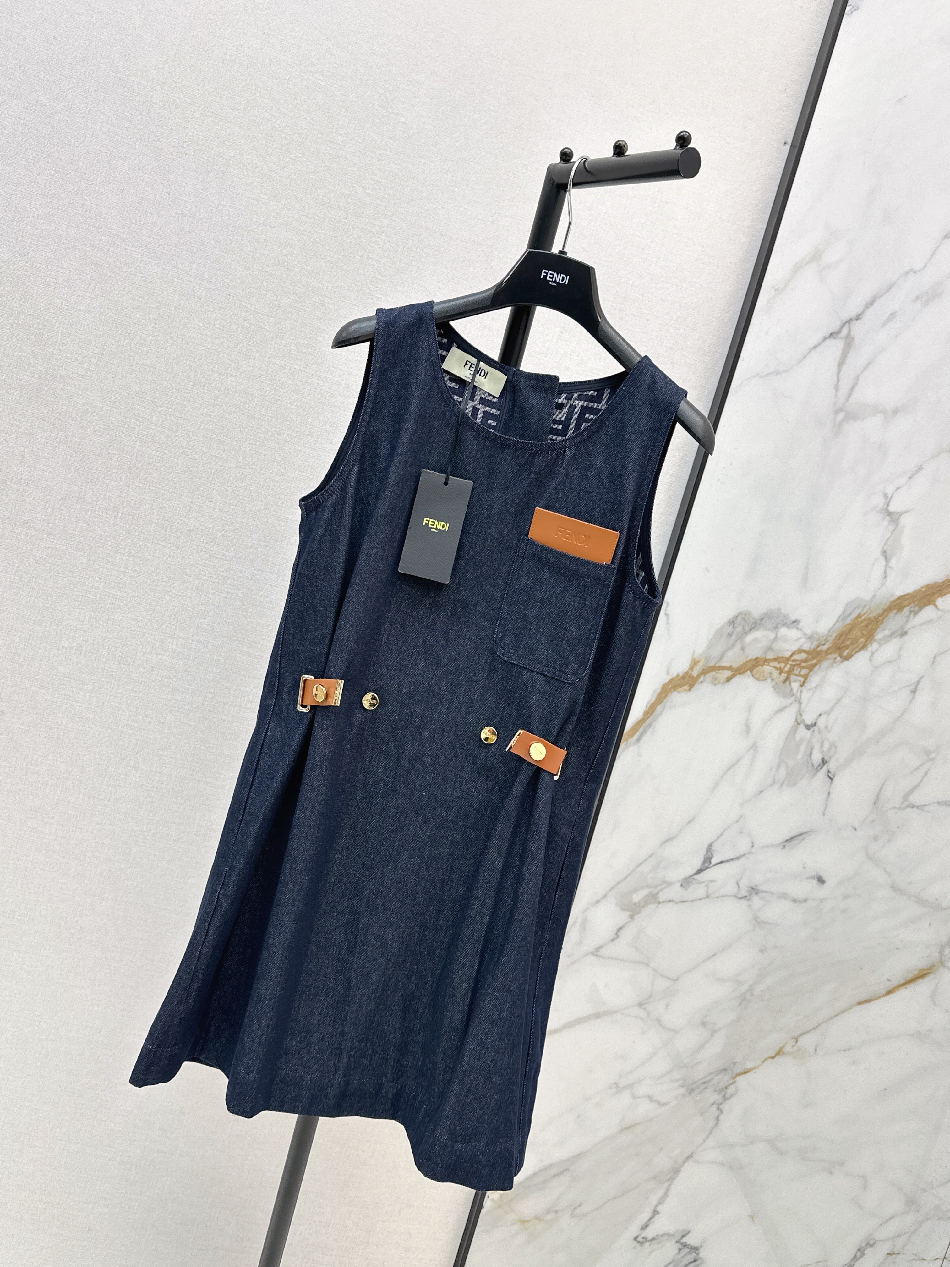 Fen 26ss sleevelesss dress