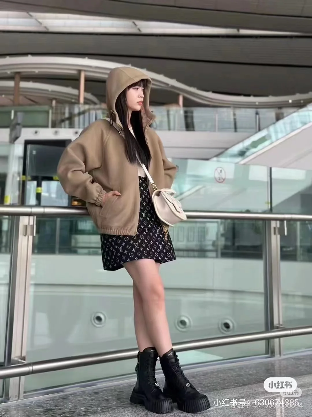 Loui 25fw reversible hooded jacket