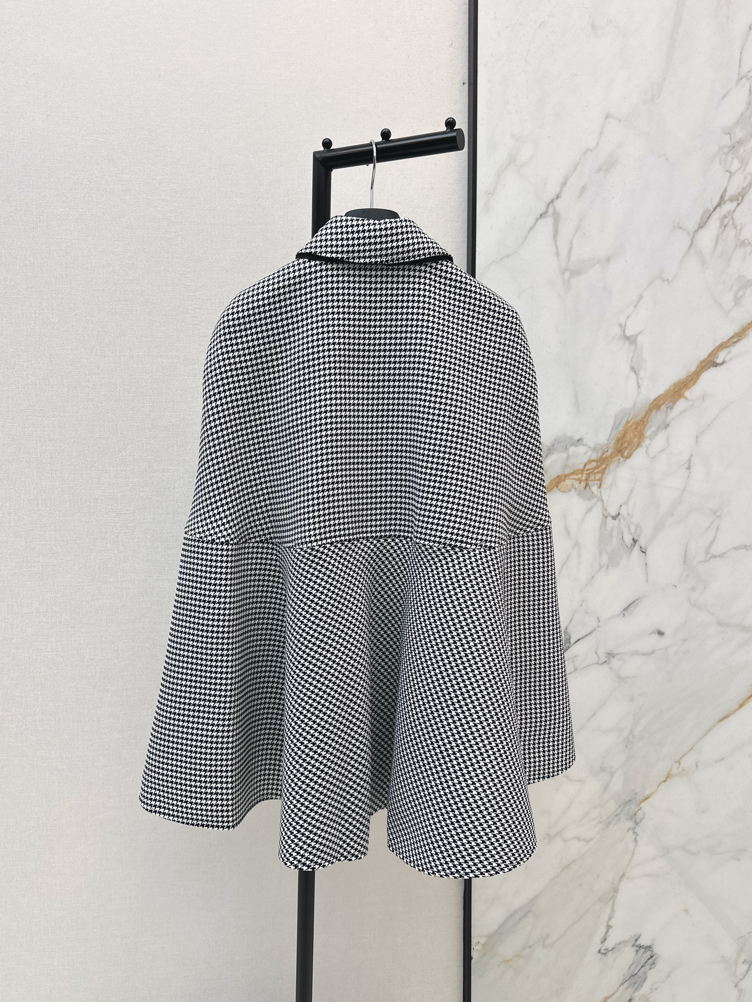 CD 26ss houndstone cape coat