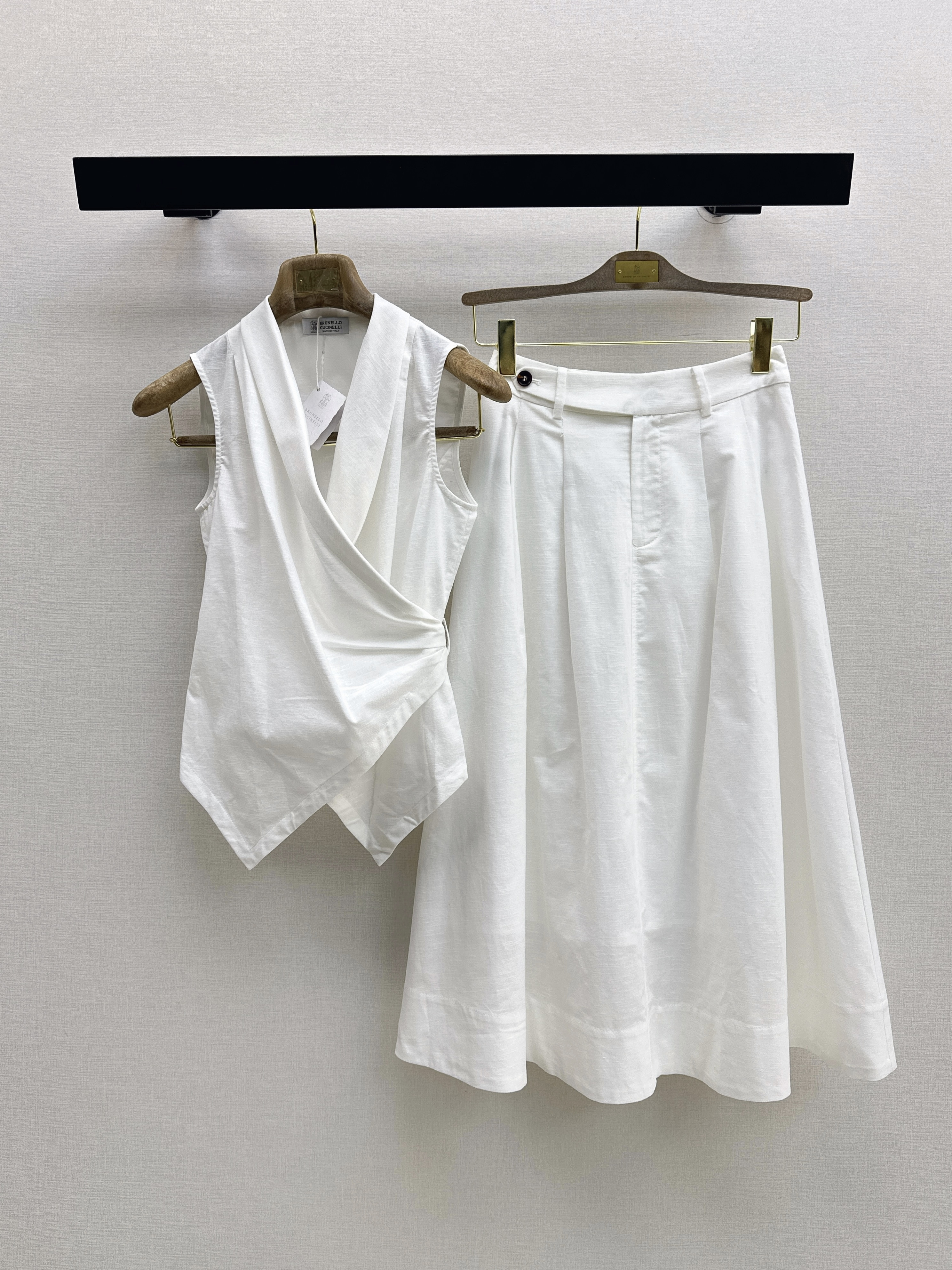 Brun 26ss sleeveless top skirt set