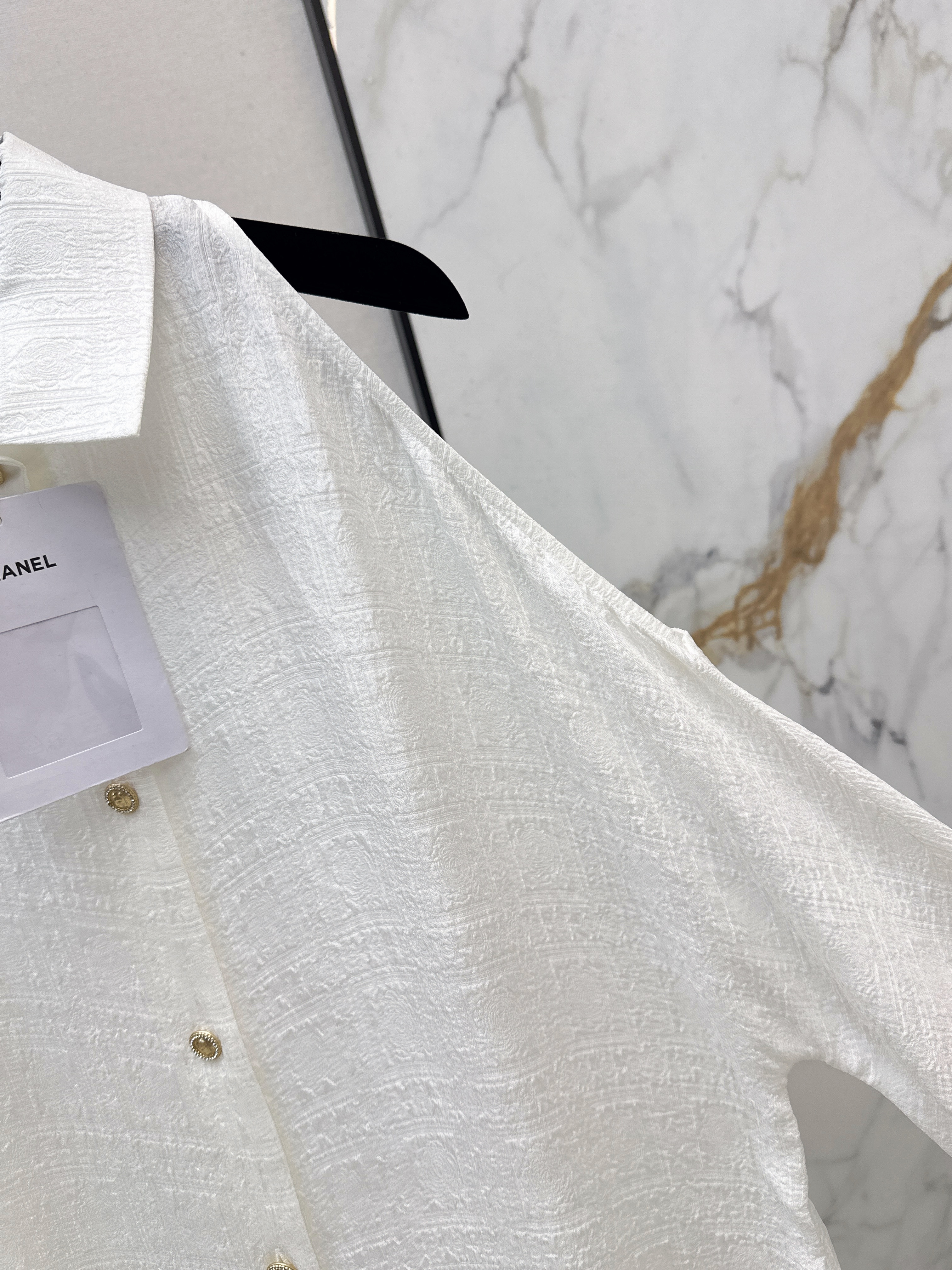 Chan 26ss silk open shoulder shirt