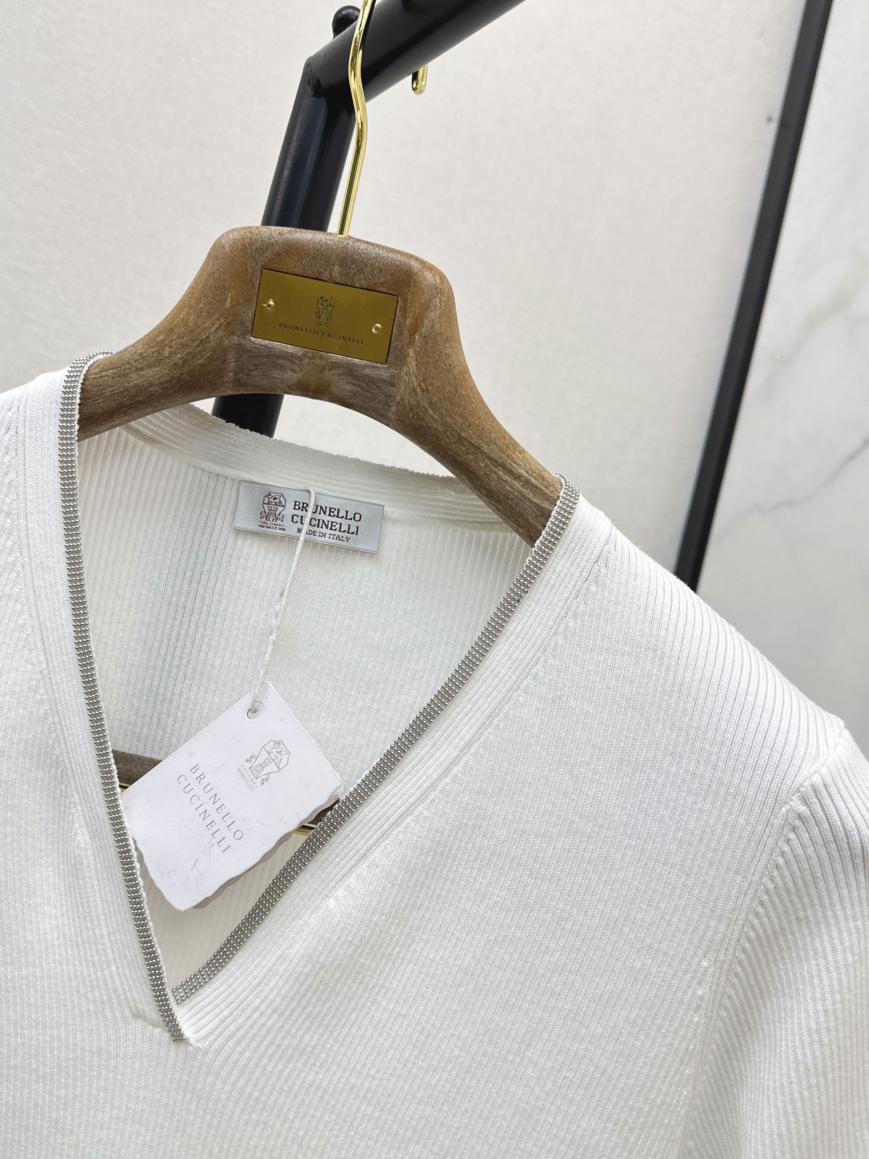 Brun 26ss v-neck knit top