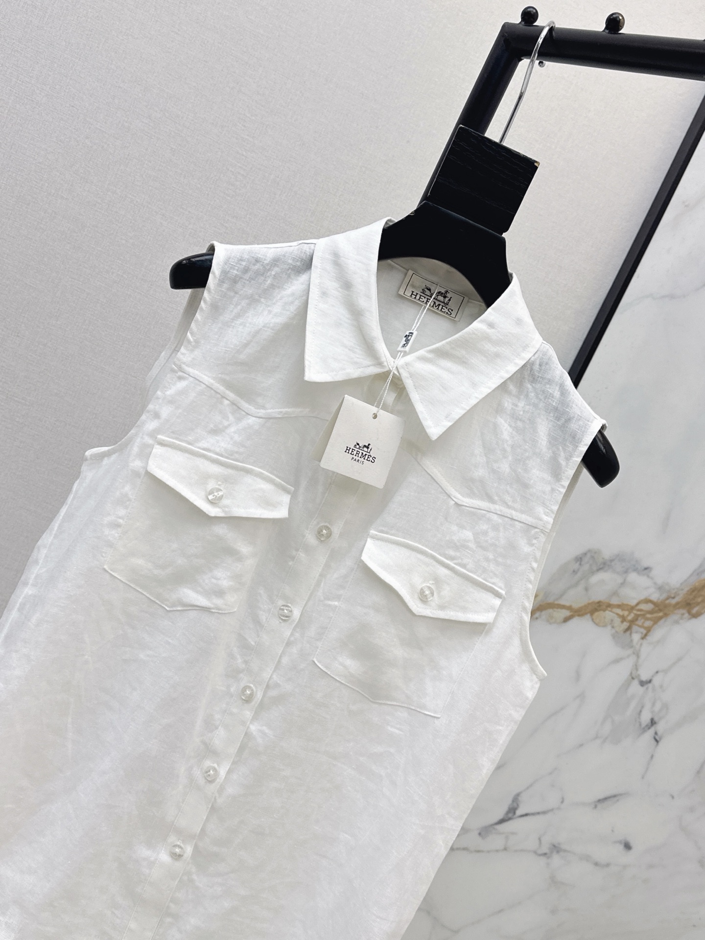 Her 26ss sleeveless shirt