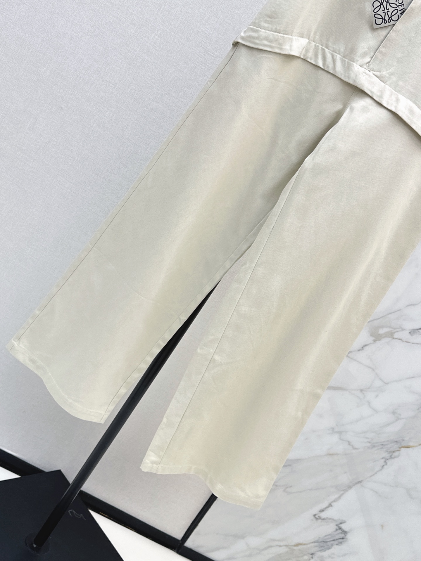 Loe 26sas embroidery pants