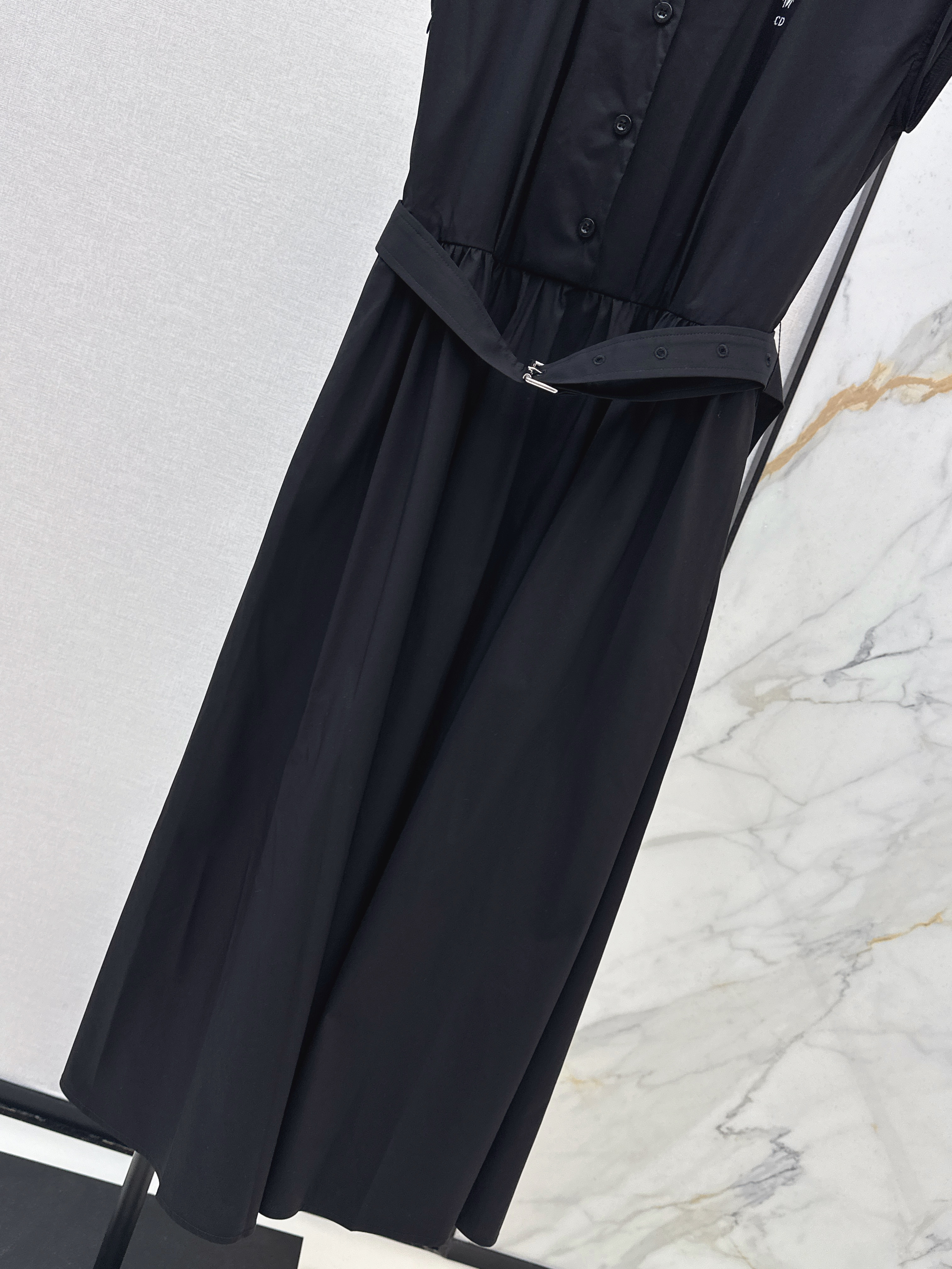 CD 26ss bee embroidery dress