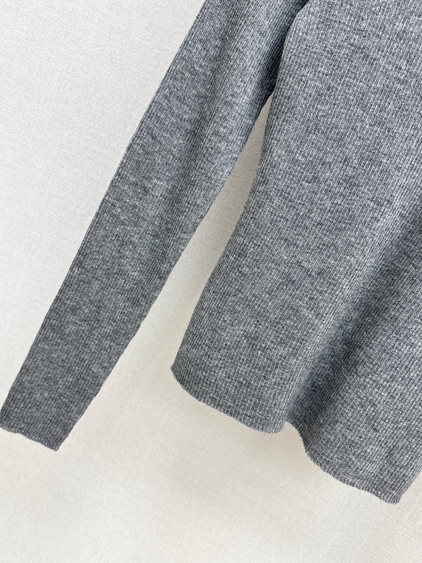 ES 25fw lace sweater