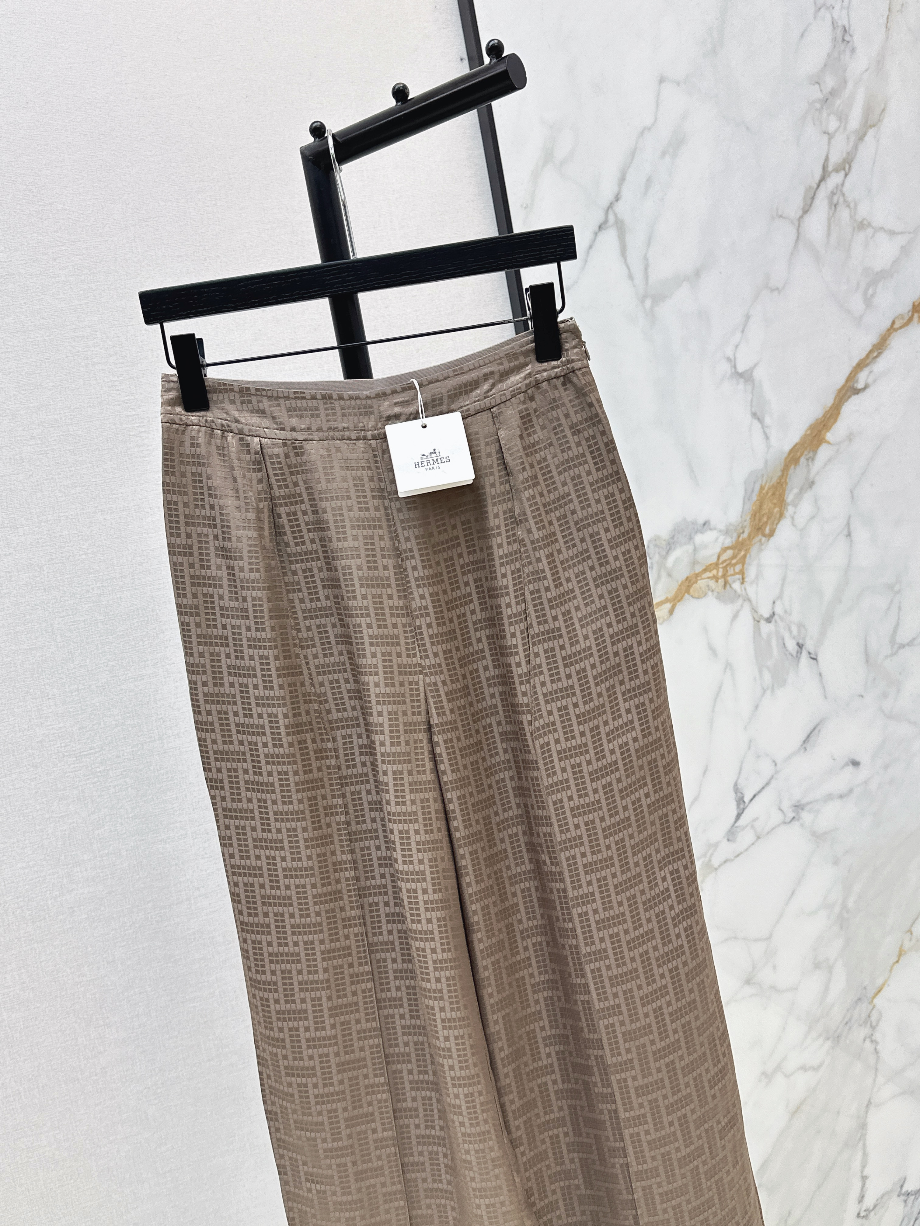 Her 26ss jacquard silk pant