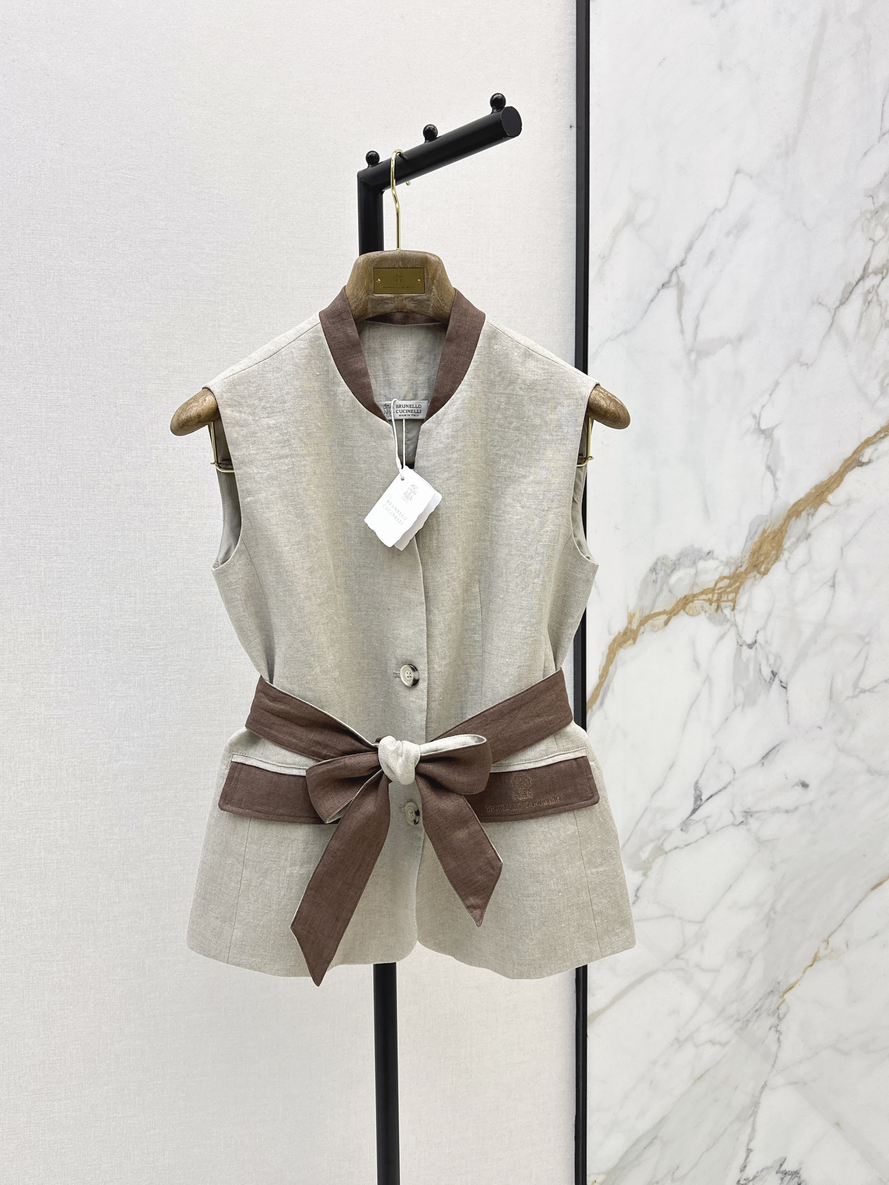 Brun 26ss sleeveless belted vest top