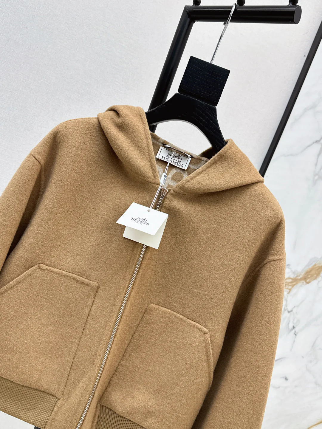 Her 25fw cashmere coat