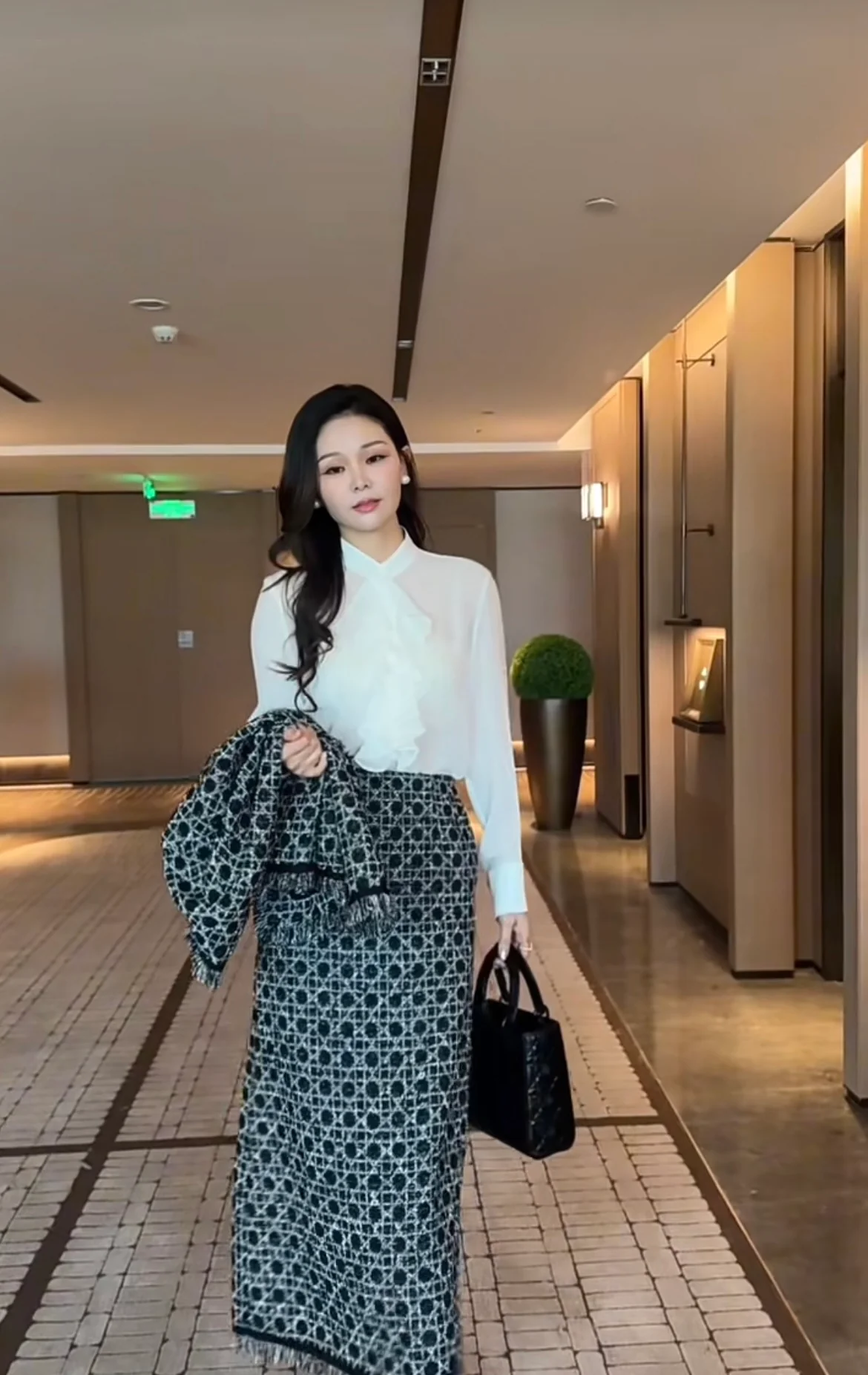 CD 26ss tweed fringe skirts