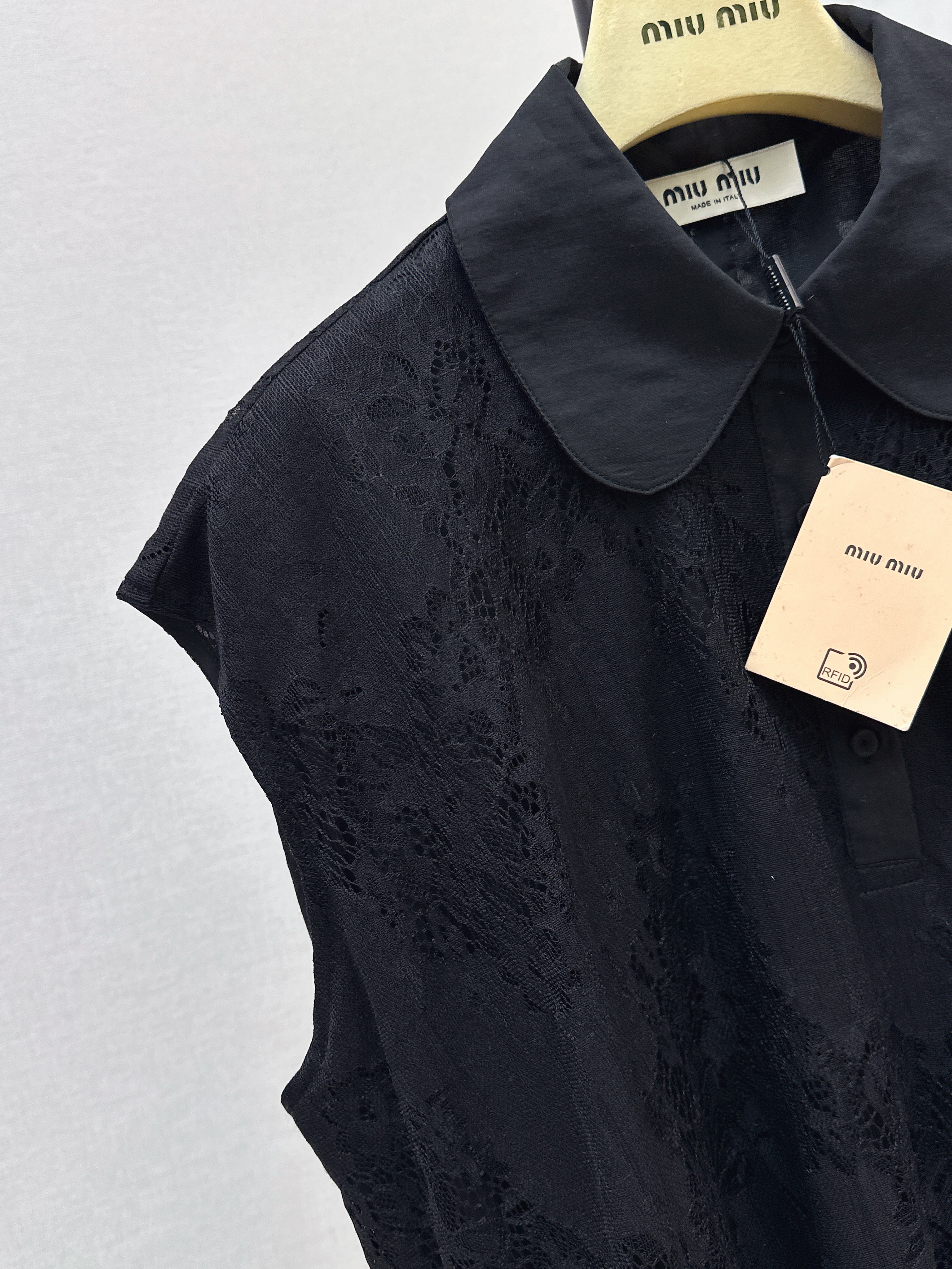 Miu 26ss lace trim top