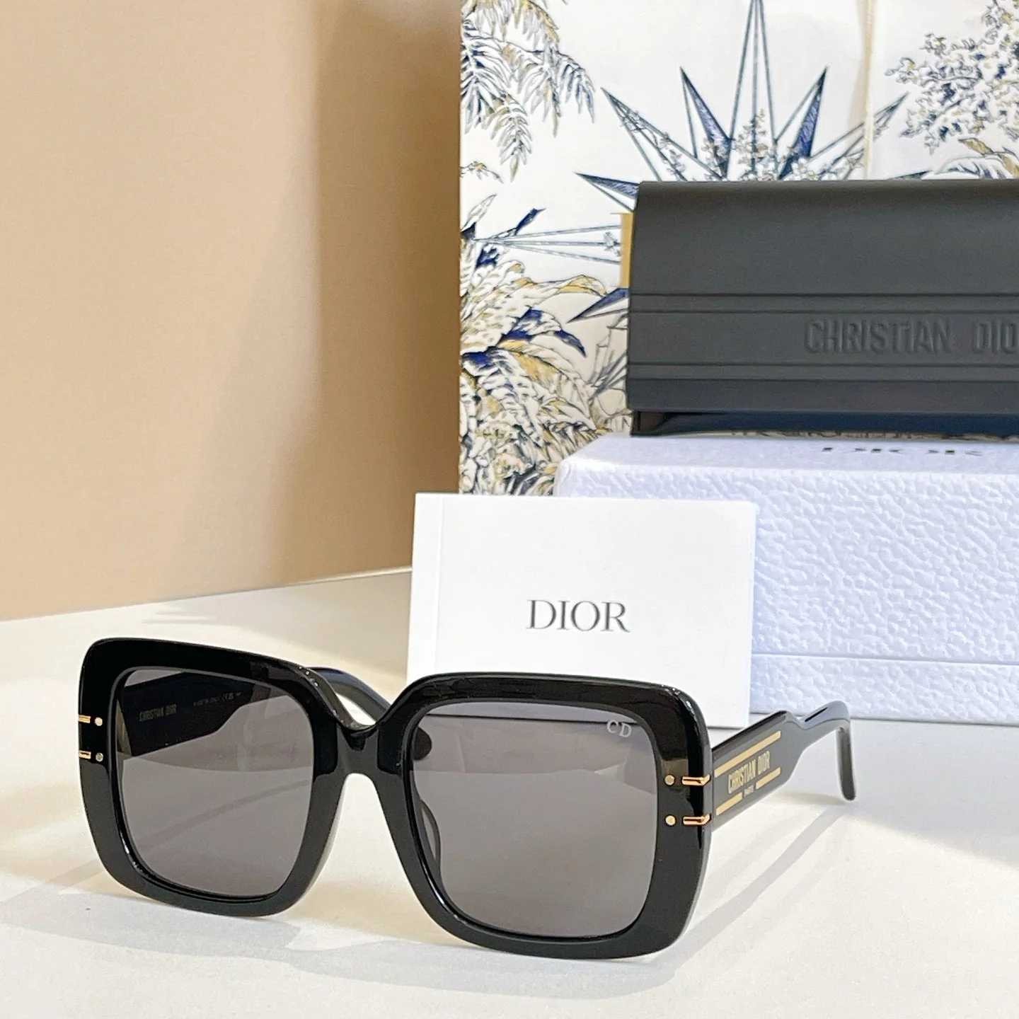 D signatureS11F sunglasses