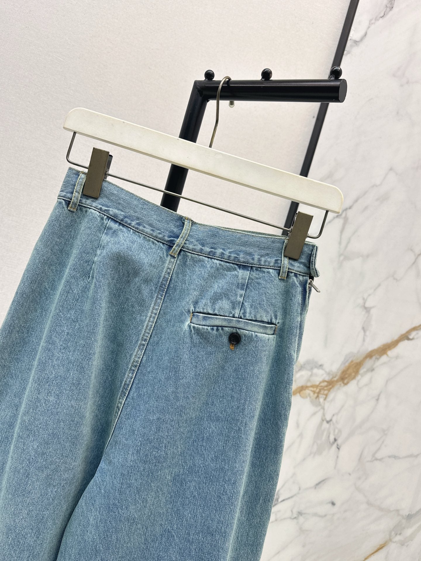 Loe 25fw irregular fold denim pants