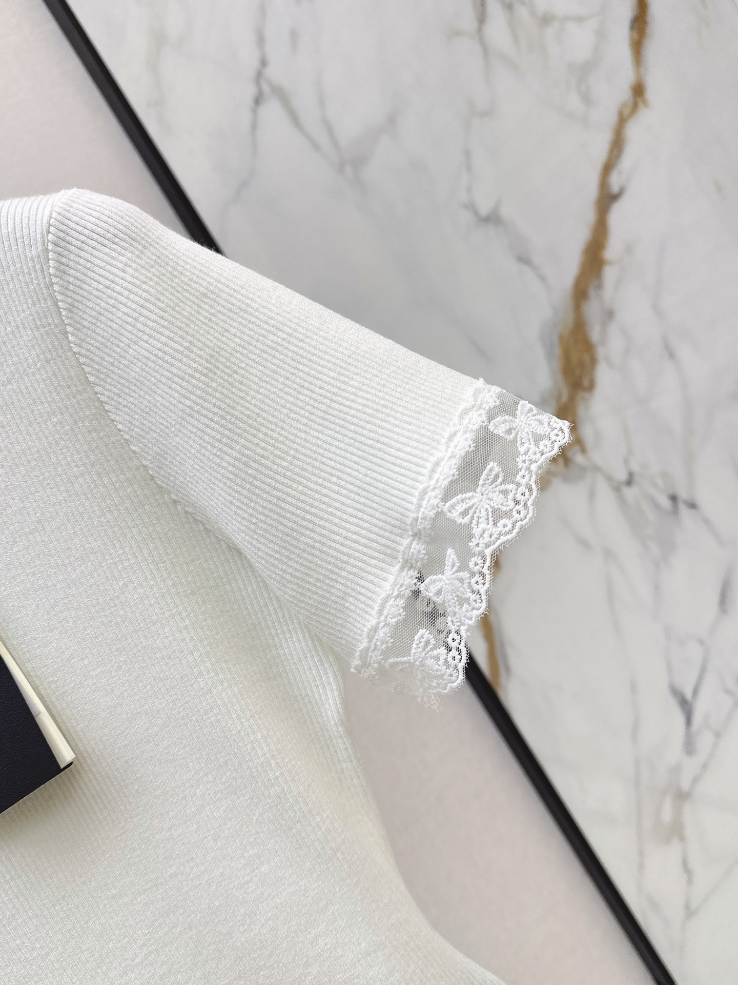 Guc 26ss lace contract knitwear