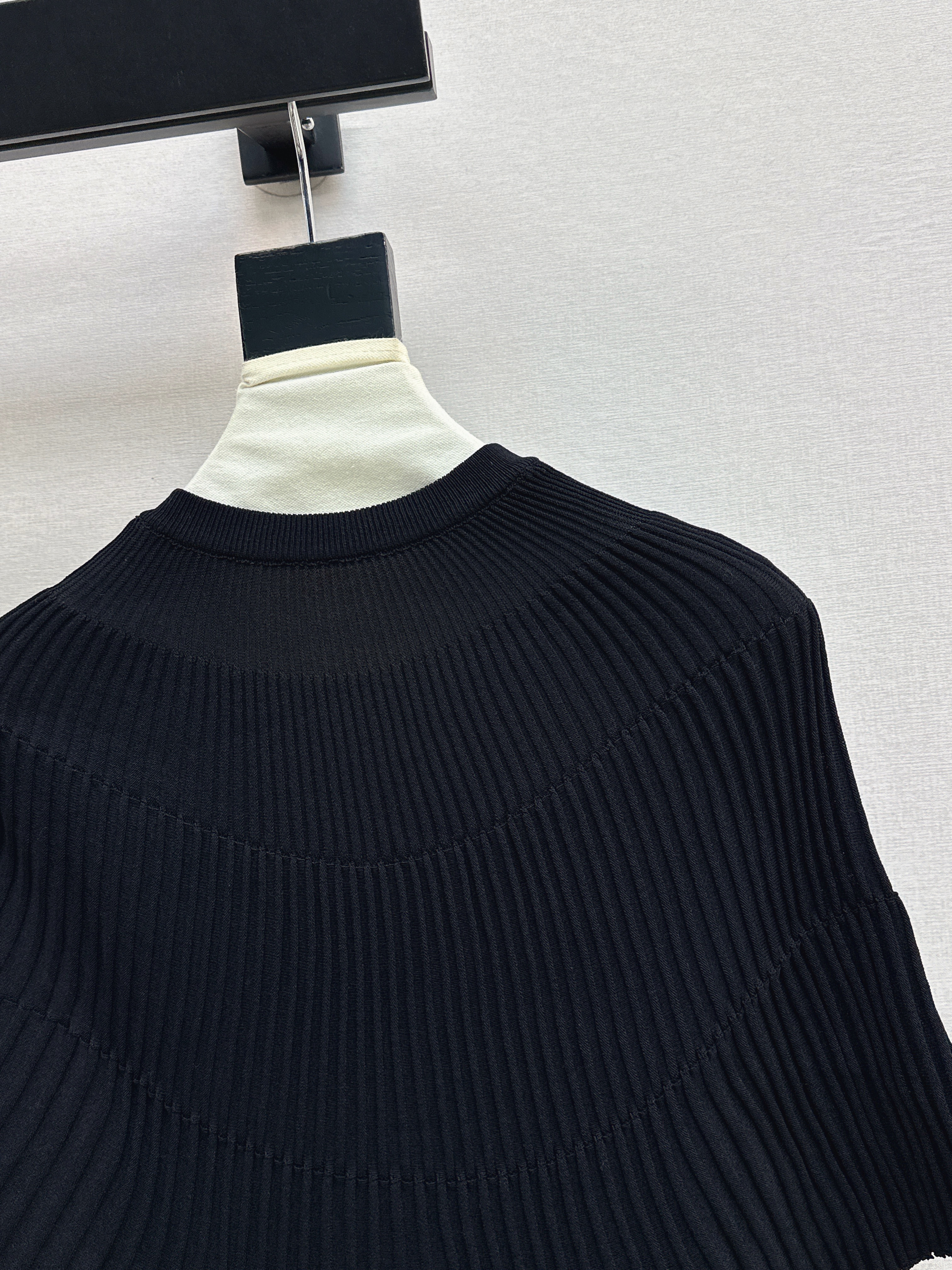Miu 26ss cape knitwear
