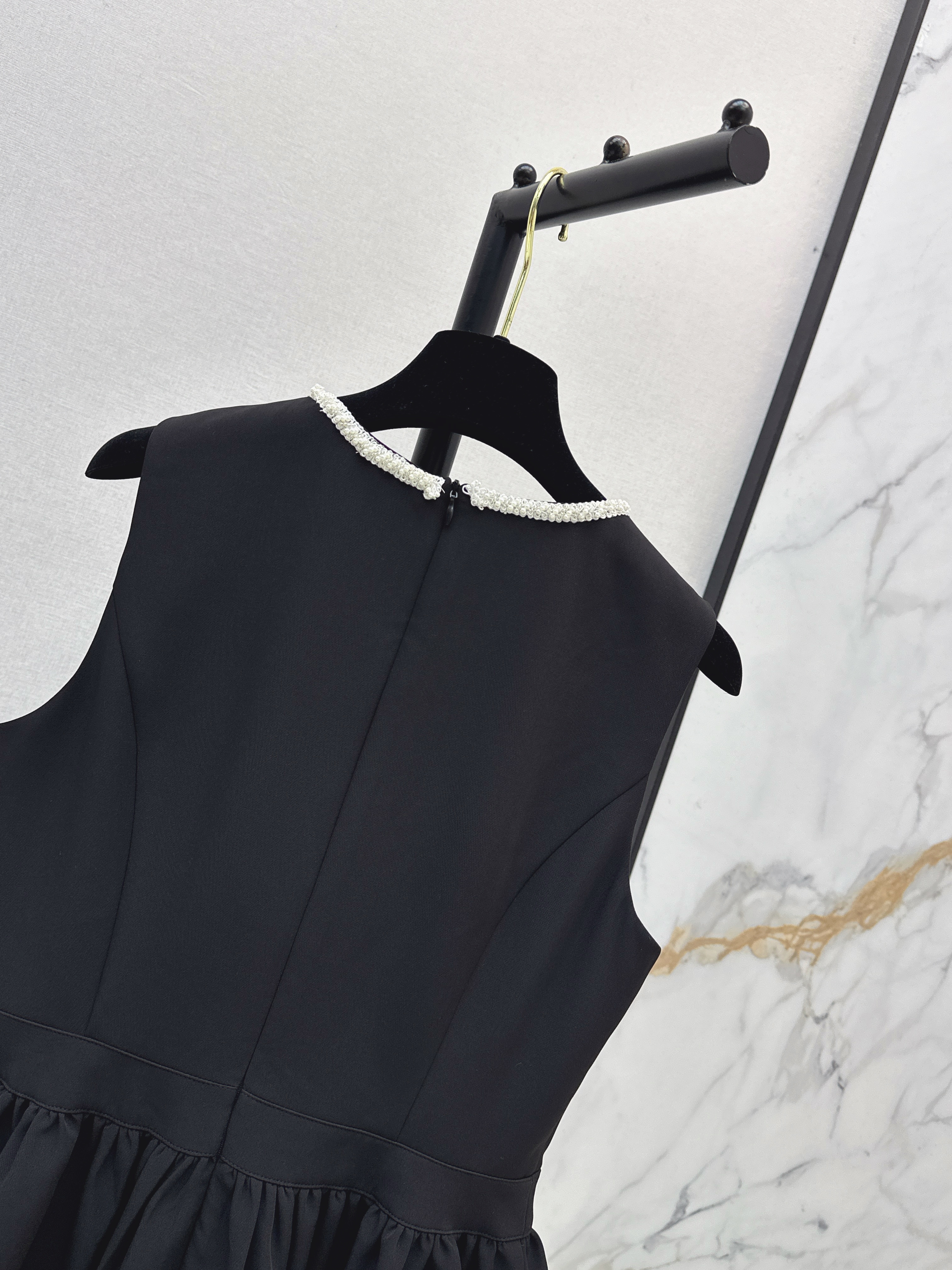 Chan 26ss sleeveless beading dress