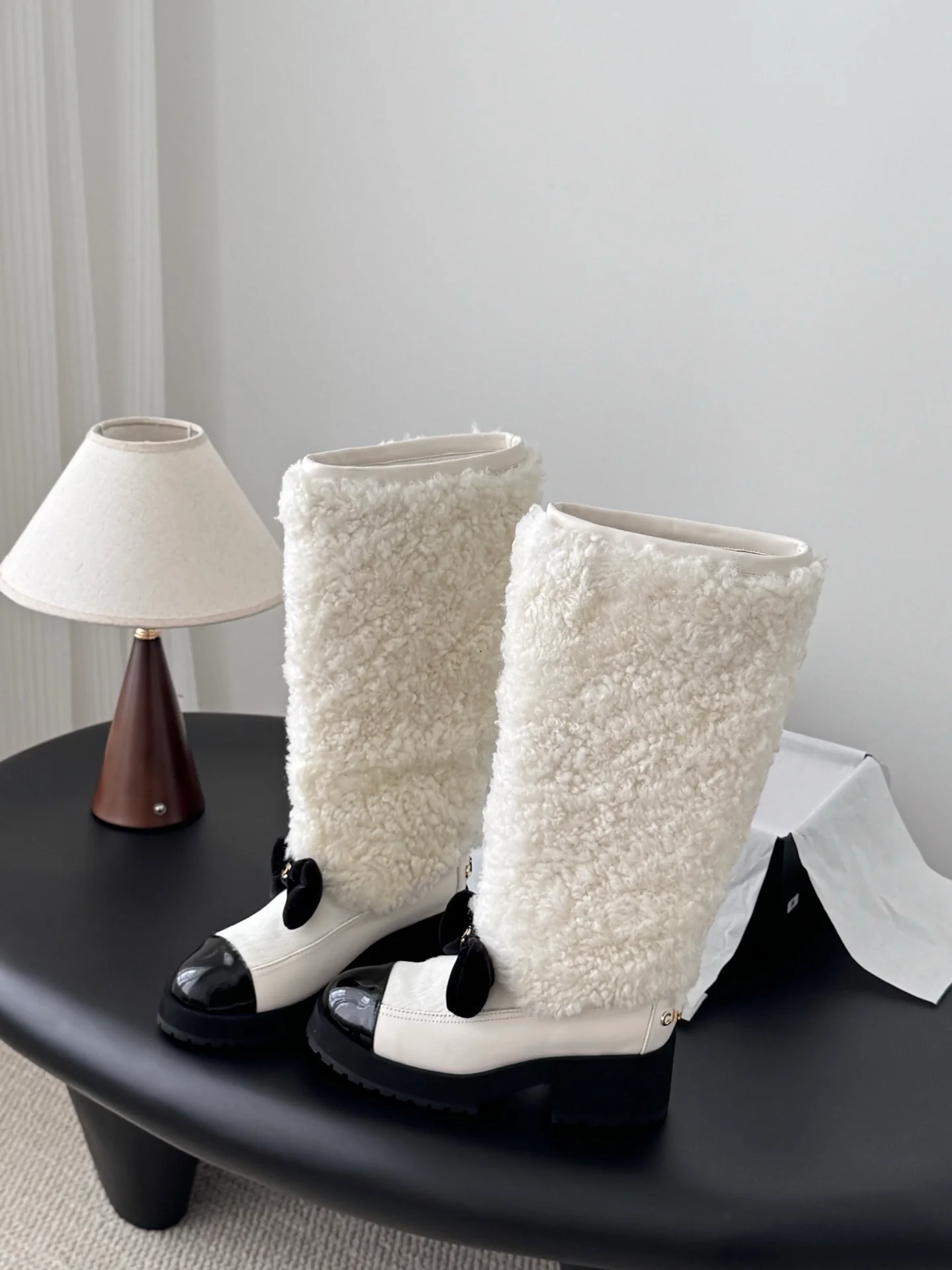 Chan 25fw plush half  boots with bow