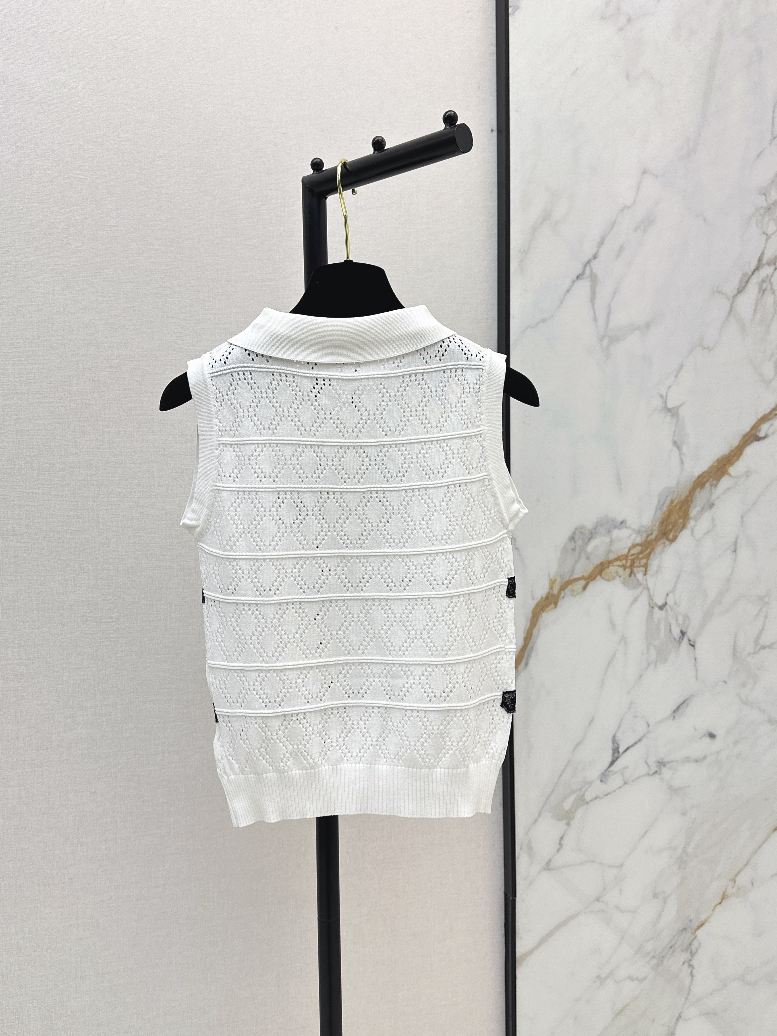 Chan 26ss lace knit vest
