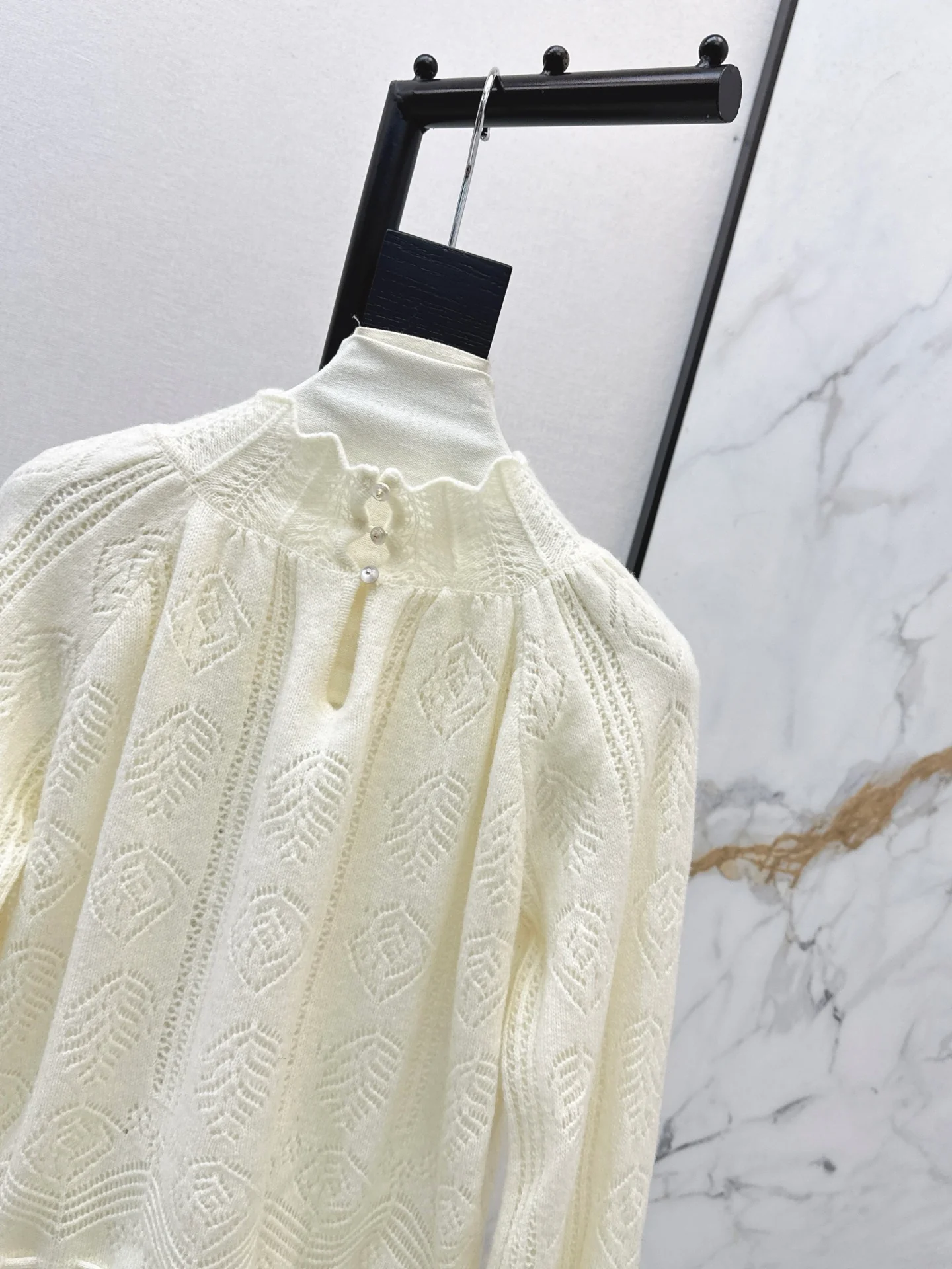 Chan 256ss drawstring sweater